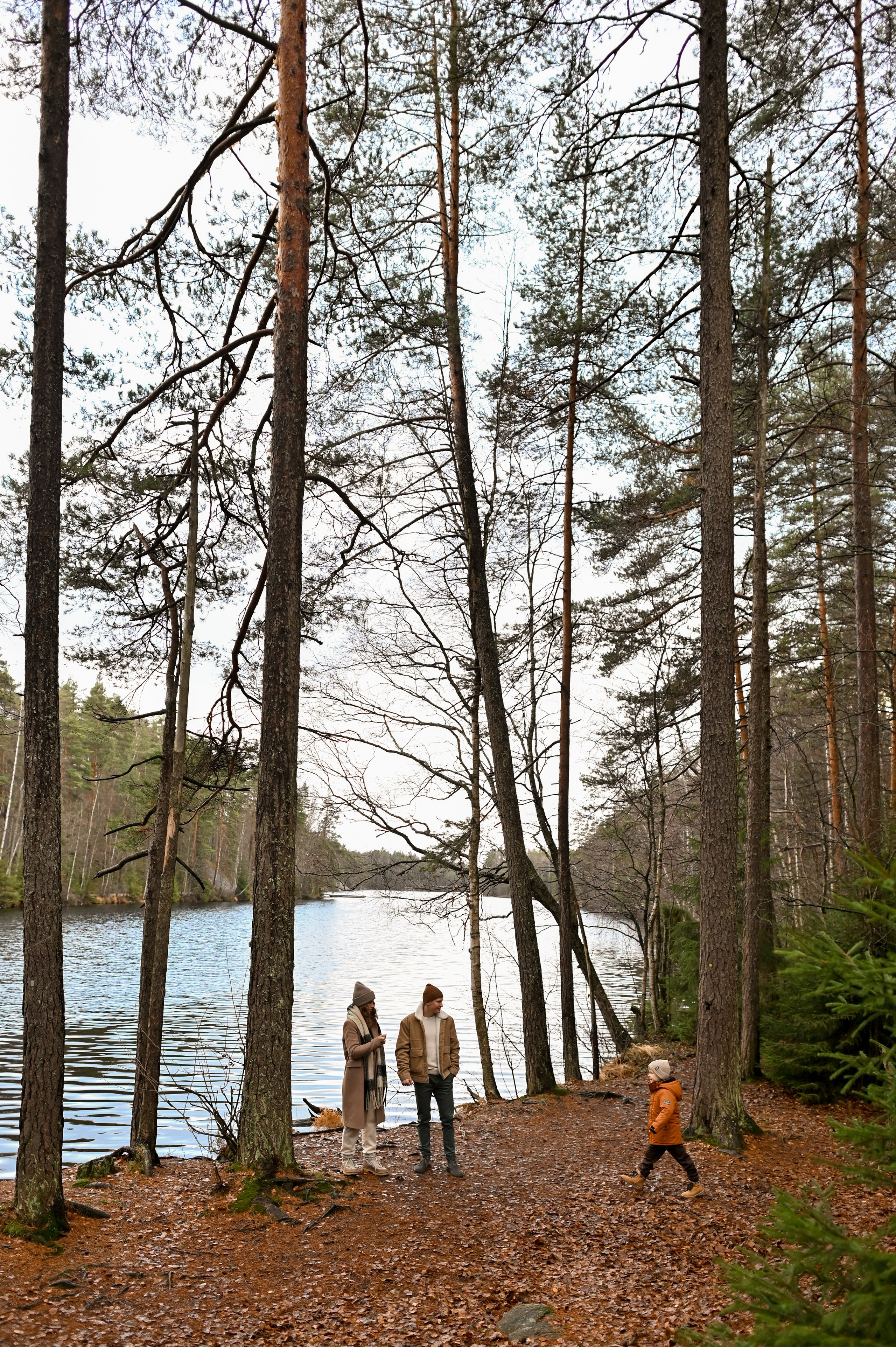 Пикник у озера. Детский и семейный фотограф в финляндии дина пулкка. контент фотограф