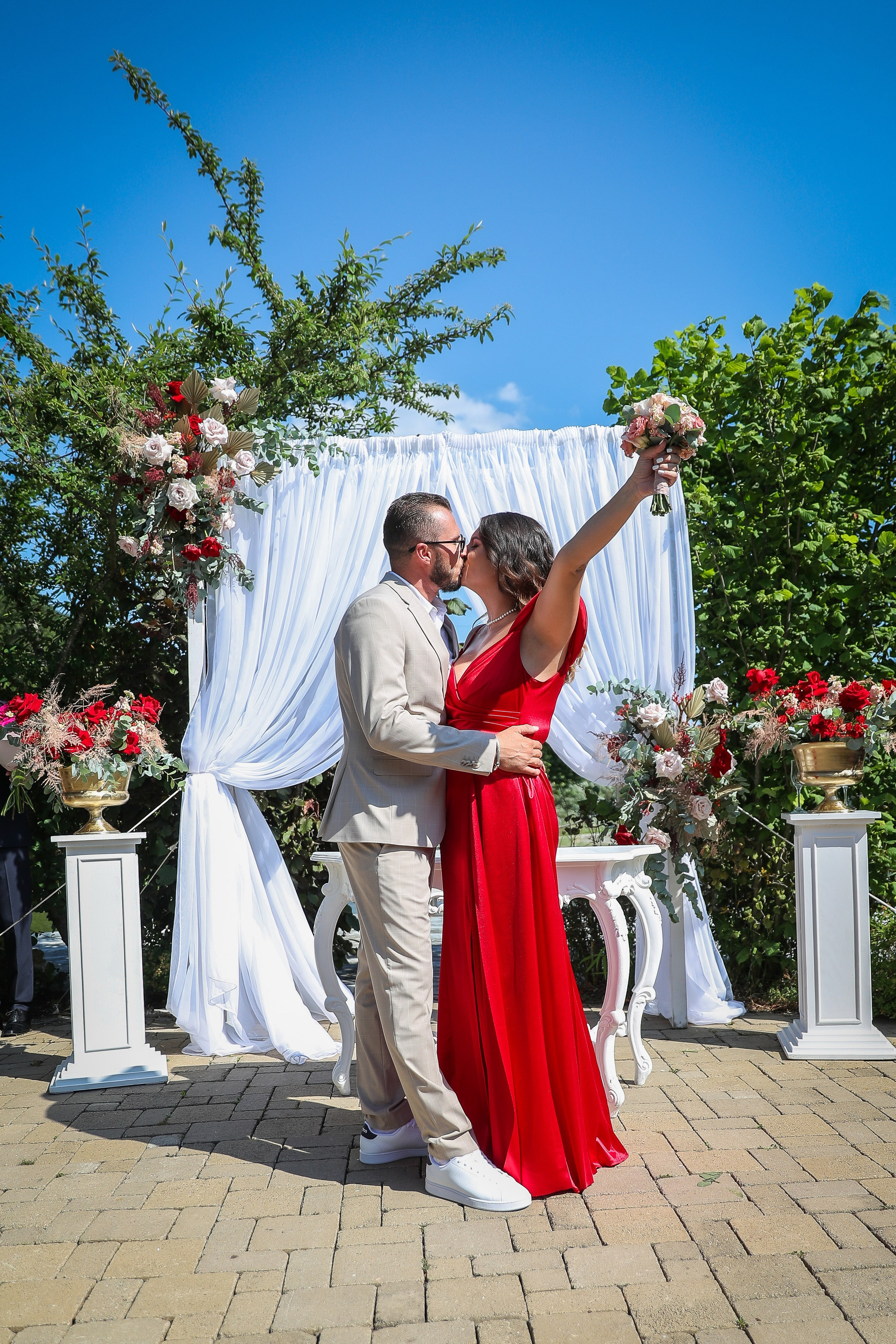 Nunta Anastasiei și a lui Ionuț de la SunGarden Cluj-Napoca a fost o “nunta de vis”. Rares Bucur is a professional wedding photographer based in Cluj-Napoca, Romania, specializing in wedding photography