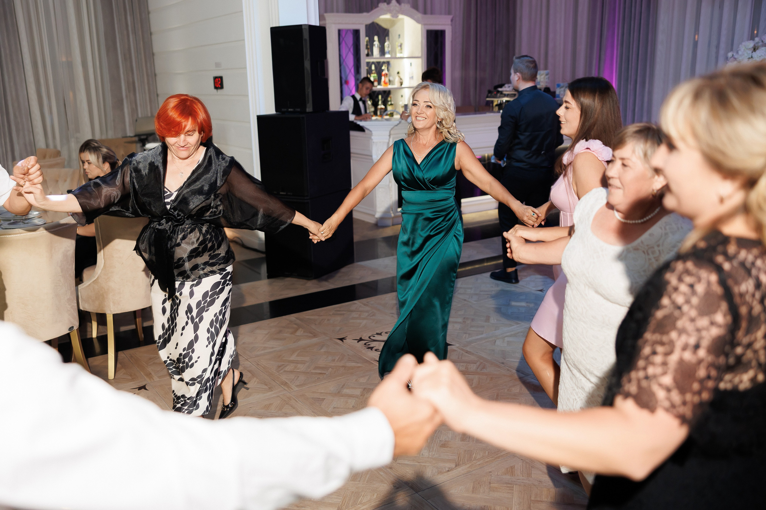 Eugen & Livia — Grand Elysee — Wedding Day. Servicii Foto și Video 067188353