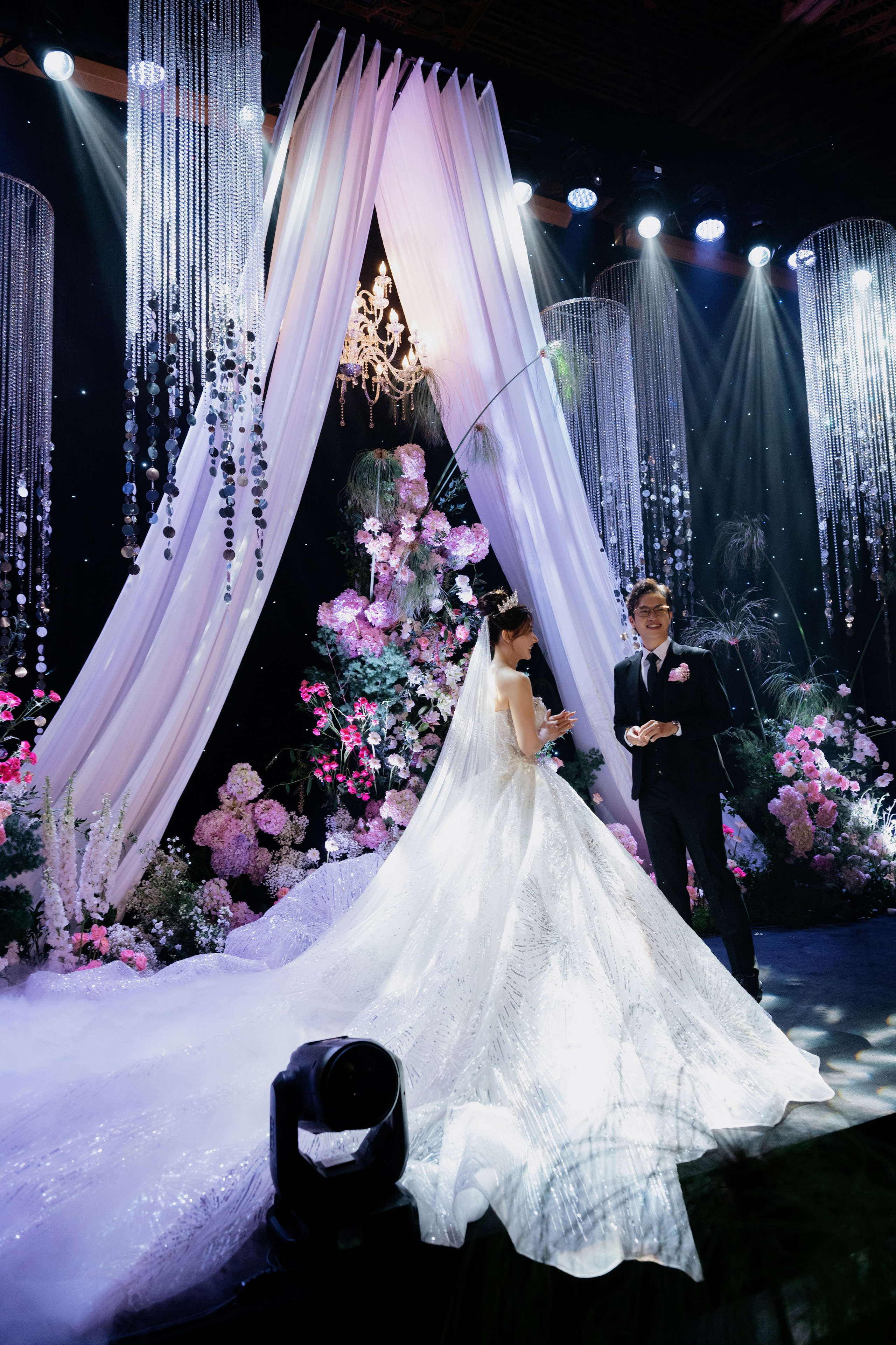 Nicholas & KimThanh / GemCenter 24.05.2026. Nhiếp ảnh gia đám cưới hàng đầu tại Thành Phố Hồ Chí Minh