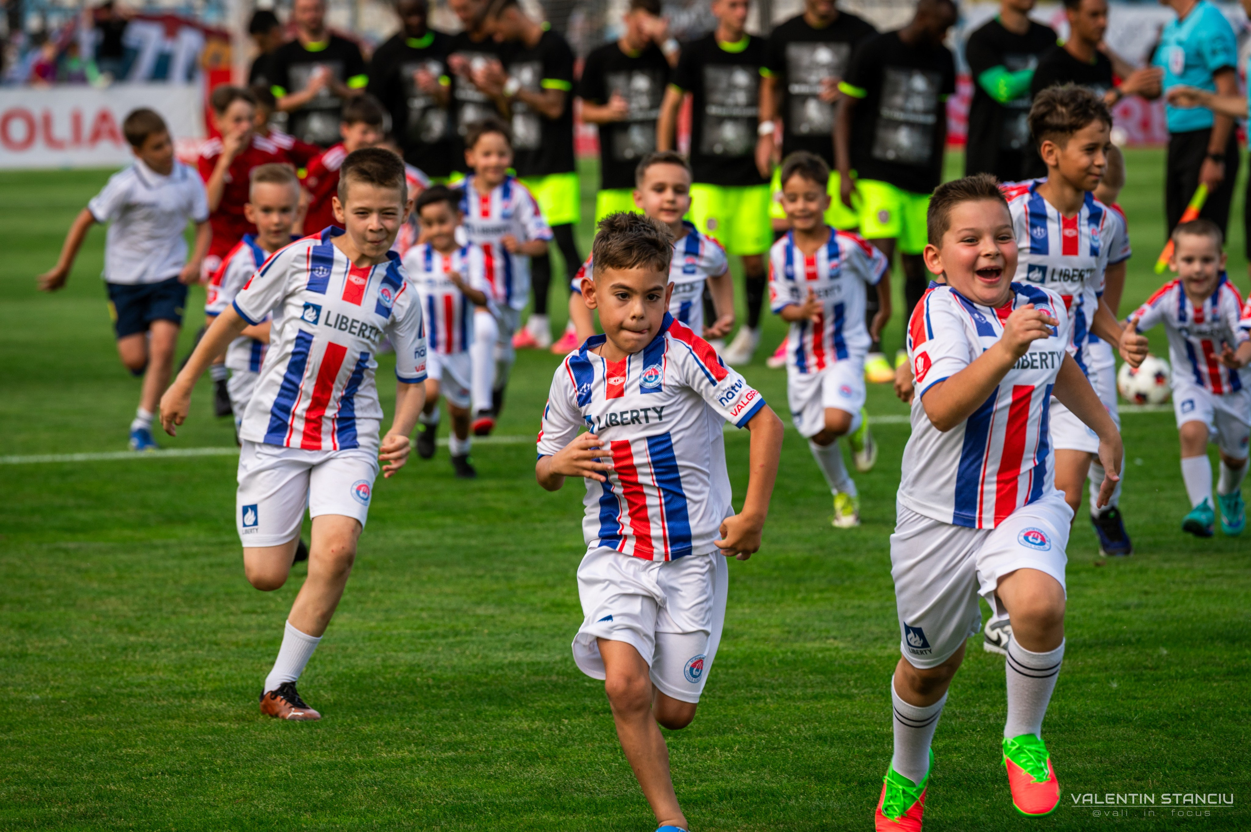 Otelul Galati — CFR Cluj. Fotograf de Sport, Portret, Produs, Corporate, Cultural și Evenimente în Galați | Valentin Stanciu
