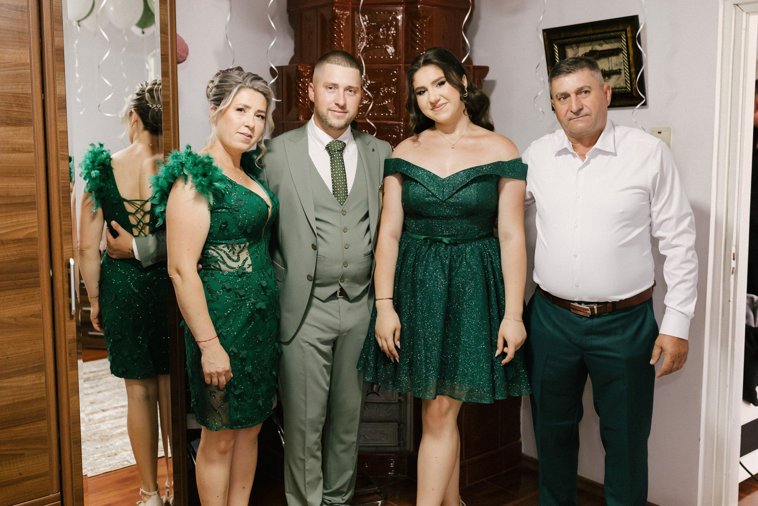 - mireasă Lavinia pregătire casa părintească Hârlău- mire Mihai pregătire Flămânzi cavalerii de onoare- fotograf nuntă Casa Jorovlea- ședință foto miri Mihai și Lavinia- nuntă elegantă Casa Jorovlea- fotografie de nuntă naturală România- domnișoare de onoare pregătire mireasă- emoții nuntă biserică- dansul mirilor Casa Jorovlea* fotograf profesionist nuntă Botoșani Iași* fotografie documentară de nuntă- familie și prieteni la nuntă- nași Mihai și Nicoleta nuntă- portret mireasă în lumină naturală- petrecere nuntă Casa Jorovlea- Nuntă Mihai și Lavinia – momente emoționante din ziua nunții, pregătirile mirilor în Hârlău și Flămânzi, ceremonia religioasă și ședința foto realizată de  AlinoFotoStudio -  Mireasa Lavinia în timpul pregătirilor la Hârlău-  Mihai pregătit de cavalerii de onoare în Flămânzi - Ceremonia religioasă a mirilor Mihai și Lavinia-Ședință foto romantică de nuntă Mihai și Lavinia - Dansul mirilor la petrecerea de nuntă -  fotograf nuntă Iași-  fotograf nuntă Botoșani- wedding photography Romania- AlinoFotoStudio - AlinoFotoStudio - Alin Chirilă fotograf - fotograf Botoșani - fotograf Iași - fotograf Hârlău - fotograf Bacău - fotograf Suceava - fotograf București - fotograf Neamț - servicii foto video - fotograf evenimente - fotograf nuntă - fotograf botez - wedding photographer Romania - ședință foto nuntă - fotografie de eveniment - wedding photography - fotografie profesională - fotograf profesionist România- povestitor prin fotografie, servicii foto - video -profesionale