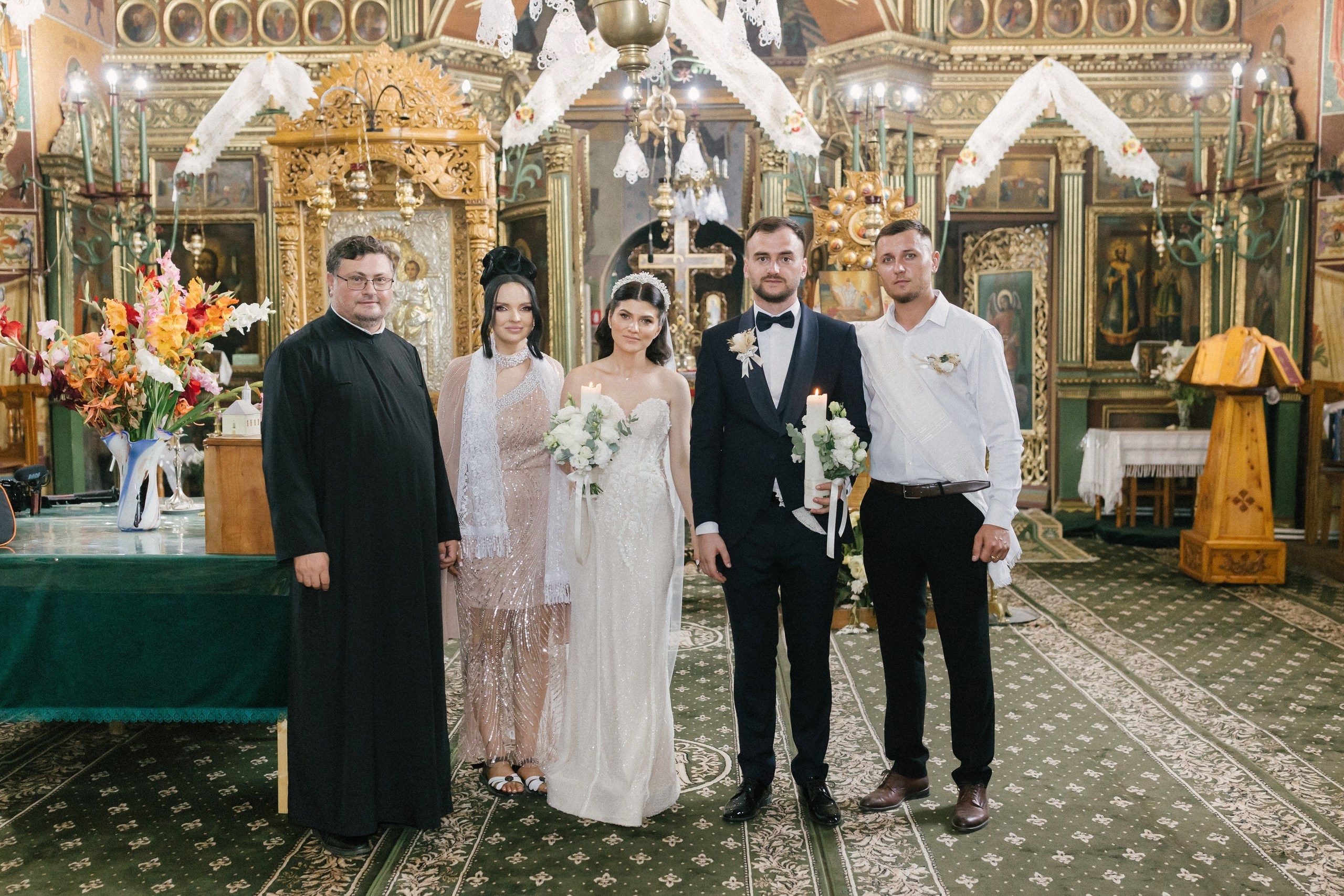 1. Mireasa Adriana în timpul pregătirilor de nuntă în Tudora Botoșani2. Costumul mirelui Ionuț fotografiat artistic în ziua nunții3. Prietenii mirelui la tradițiile de nuntă în Tudora4. Bărbieritul mirelui în cadrul obiceiurilor tradiționale de nuntă5. Fotografii de familie la biserică în ziua nunții6. Portret de familie cu mirii și copilul lor la nunta din Botoșani7. Primul dans al mirilor la Mariage Dor Baisa Botoșani8. Decor elegant de nuntă la Mariage Dor Baisa9. Emoții și tradiții la nunta din Tudora județul Botoșani10. Fotograf profesionist de nuntă în Botoșani surprinzând momente autentice - otograf-nunta-botosanifotograf-evenimente-botosanifotograf-profesionist-botosanifotograf-nunta-tudoranunta-tudora-botosanisedinta-foto-nunta-botosanipoze-nunta-botosanifotografii-nunta-tudorafotograf-cununie-religioasa-botosanibiserica-sfintii-imparati-constantin-si-elena-tudoramariage-dor-baisa-botosanirestaurant-nunta-botosanidansul-mirilor-mariage-dorpregatiri-mire-botosanipregatiri-mireasa-botosanitraditii-nunta-moldovaobiceiuri-nunta-tudorafotograf-familie-nunta-botosaniportret-miri-botosanigalerie-foto-nunta-botosanialbum-foto-nunta-botosaninunta-eleganta-botosaninunta-cu-traditii-botosanifotograf-premium-nunta-botosaniservicii-foto-video-botosanipoveste-de-nunta-botosanifotograf-documentar-nuntafotograf-natural-emotionalmiri-ionut-si-adriananunta-autentica-tudora -otograf-nunta-botosanifotograf-nunta-tudoranunta-tudora-botosanifotograf-evenimente-botosanifotograf-profesionist-botosaniservicii-foto-video-botosanigalerie-foto-nunta-botosanialbum-foto-nunta-botosani - nunta-autentica-botosaninunta-cu-traditii-botosanipoveste-de-nunta-botosanifotografii-emotionante-nuntamomente-autentice-nuntafotografie-documentara-nuntafotograf-natural-nunta- pregatiri-miri-tudorabiserica-tudora-botosanicununie-religioasa-tudoramariage-dor-baisa-botosanipetrecere-nunta-botosanivalsul-mirilor-botosani - alino-foto-studio-botosaniionut-si-adriana-nunta-tudorafotograf-alin-chirila-botosani