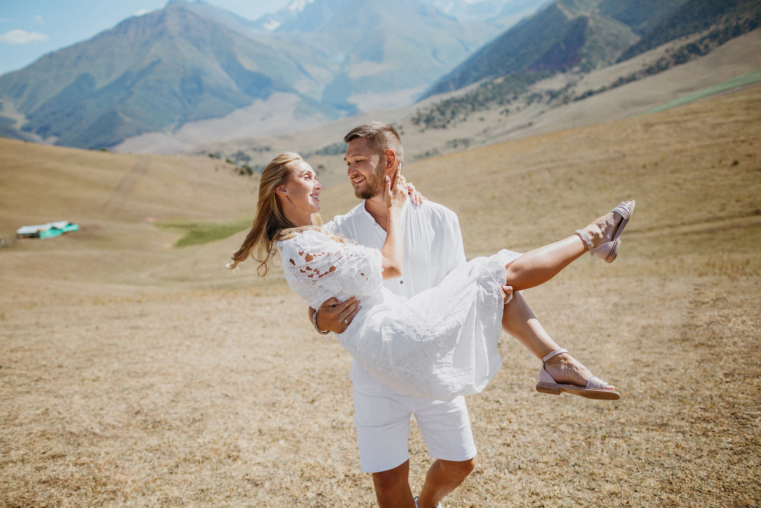 Фотосессия в свадебном путешествии. Фотограф в Бишкеке Оксана Шувалова