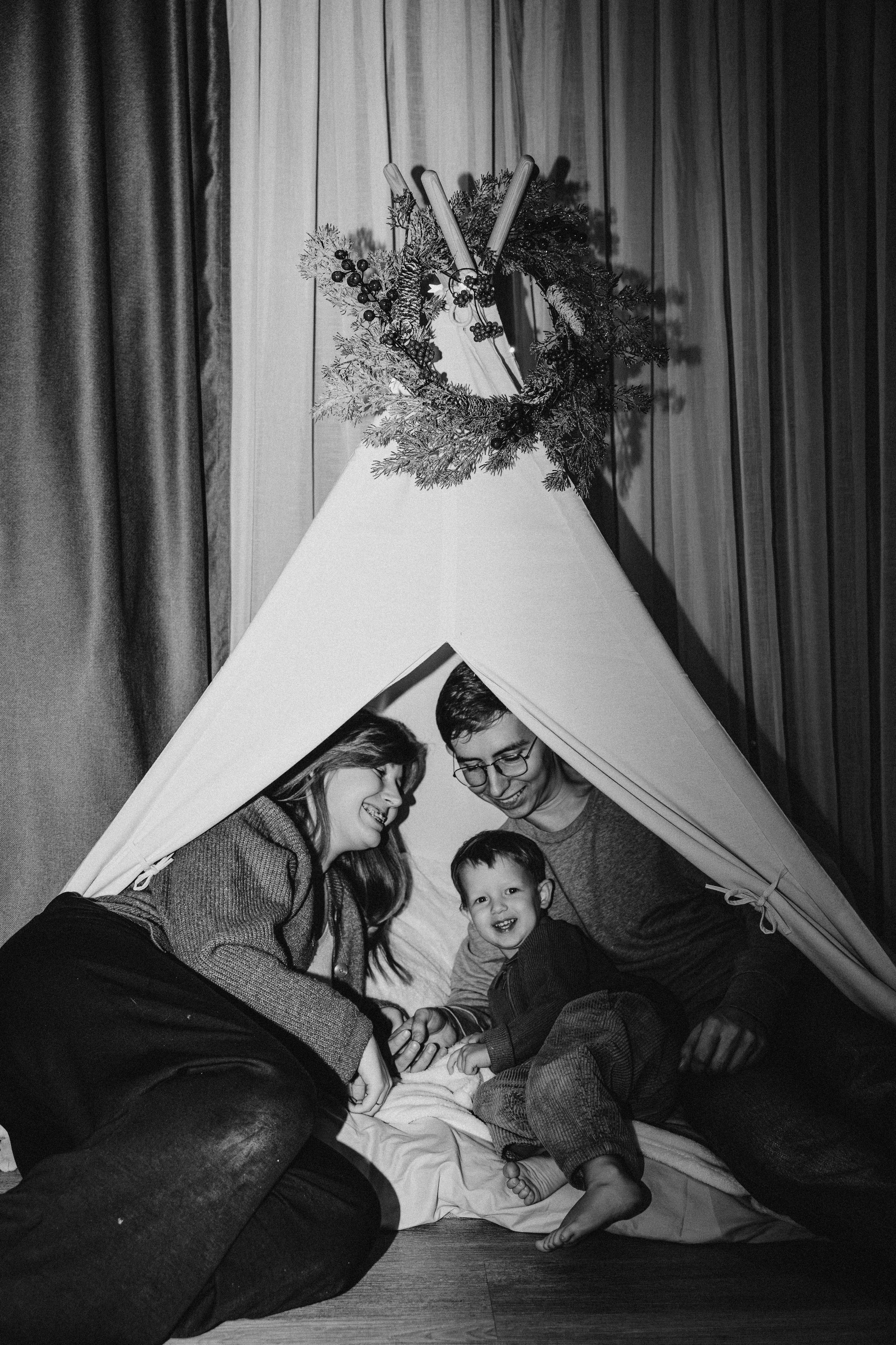 Семейная фотосессия в Батуми в квартире. Портретный и свадебный фотограф в Батуми Валерия Азаренко