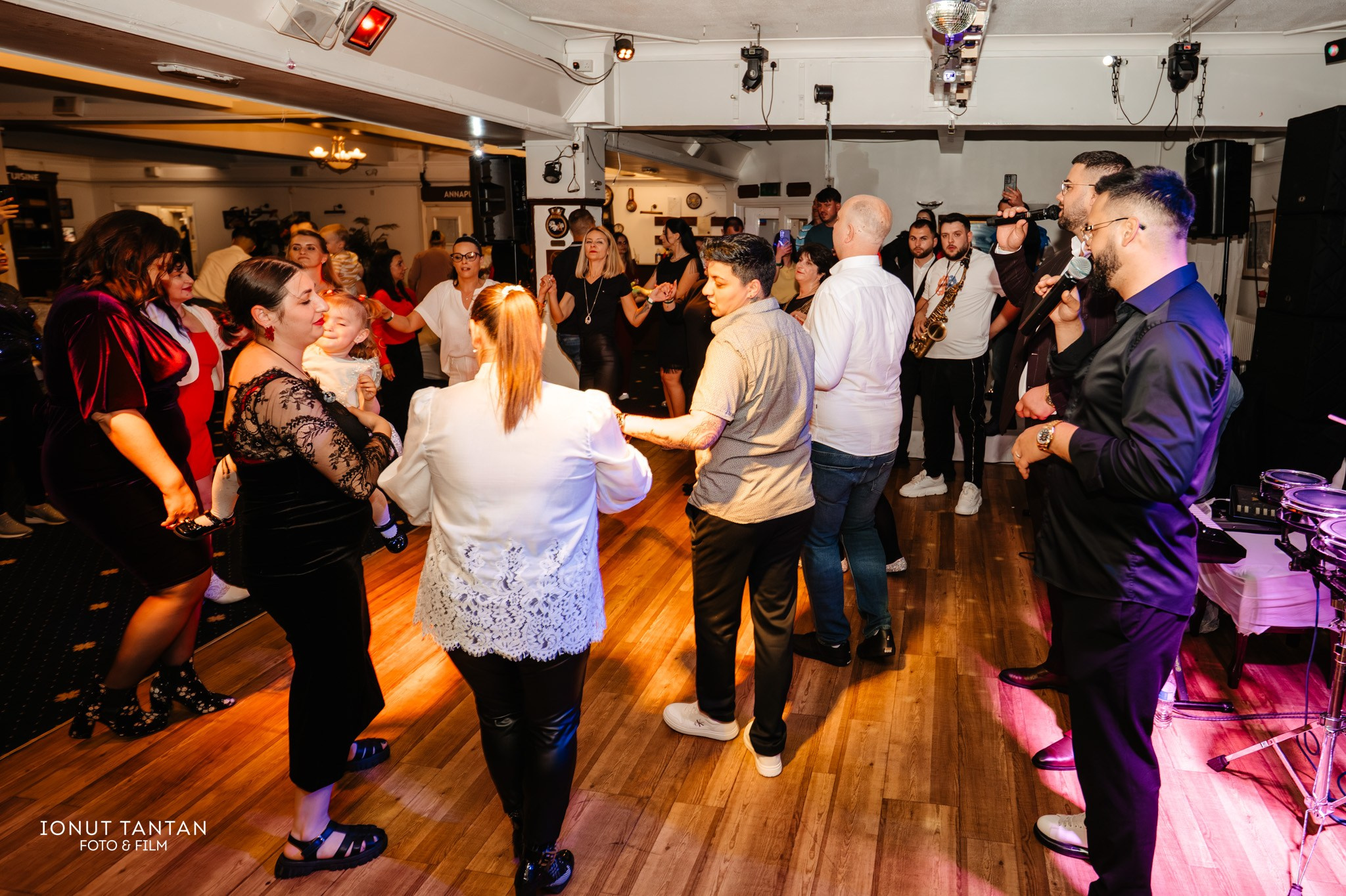 CULITA STERP — SOUTHAMPTON. TANTAN IONUT FOTO & FILM