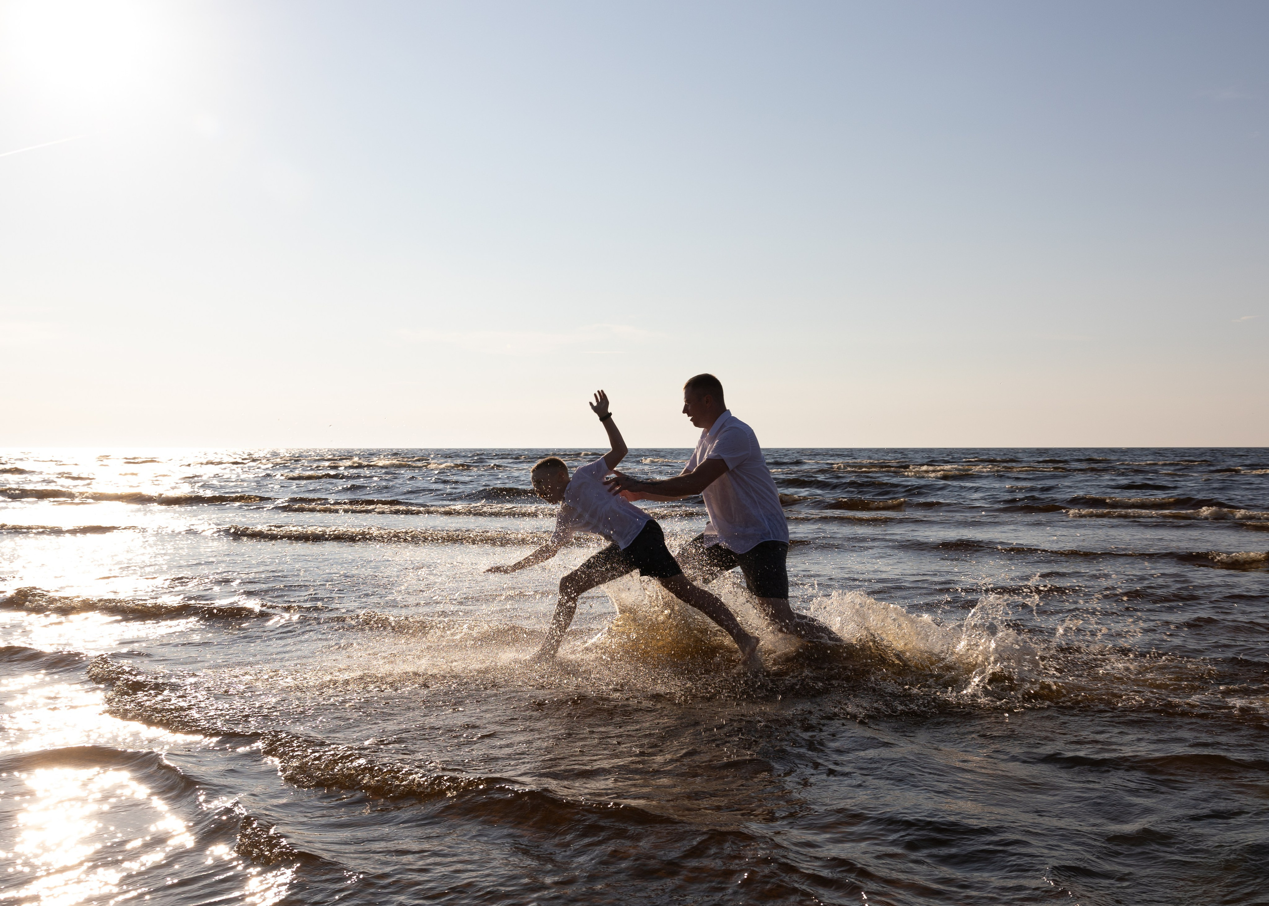 Fotosesija ar Lindu un viņas ģimeni. Sajūtu un mirkļu fotogrāfs no Rīgas, Mārtiņš Babris