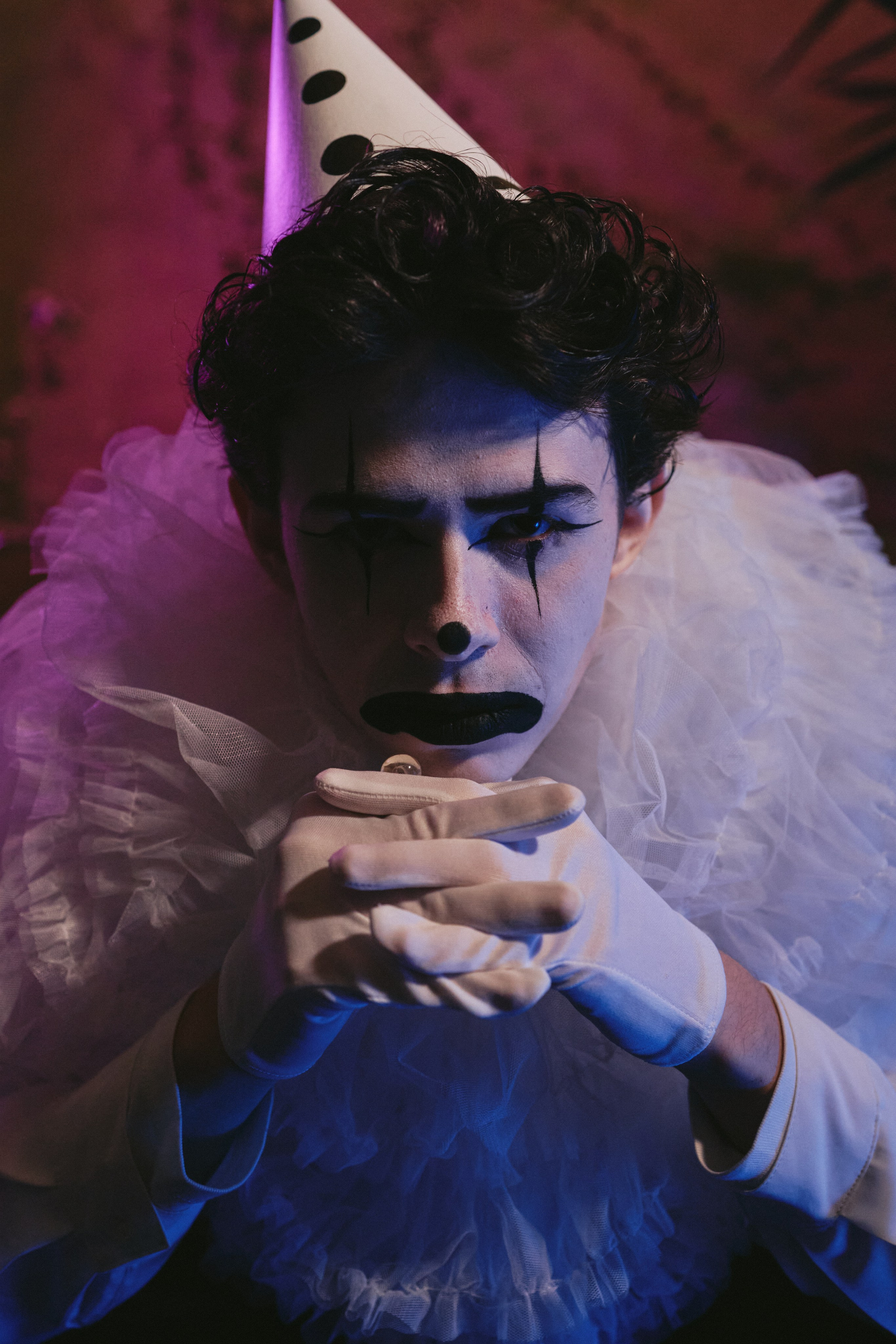 Маска и личность | Концептуальная фотосессия клоуна в Нови Саде. Анастасия Еремина | Фотограф в Сербии | Персональные и бизнес-фотосессии в Белграде и Нови Саде