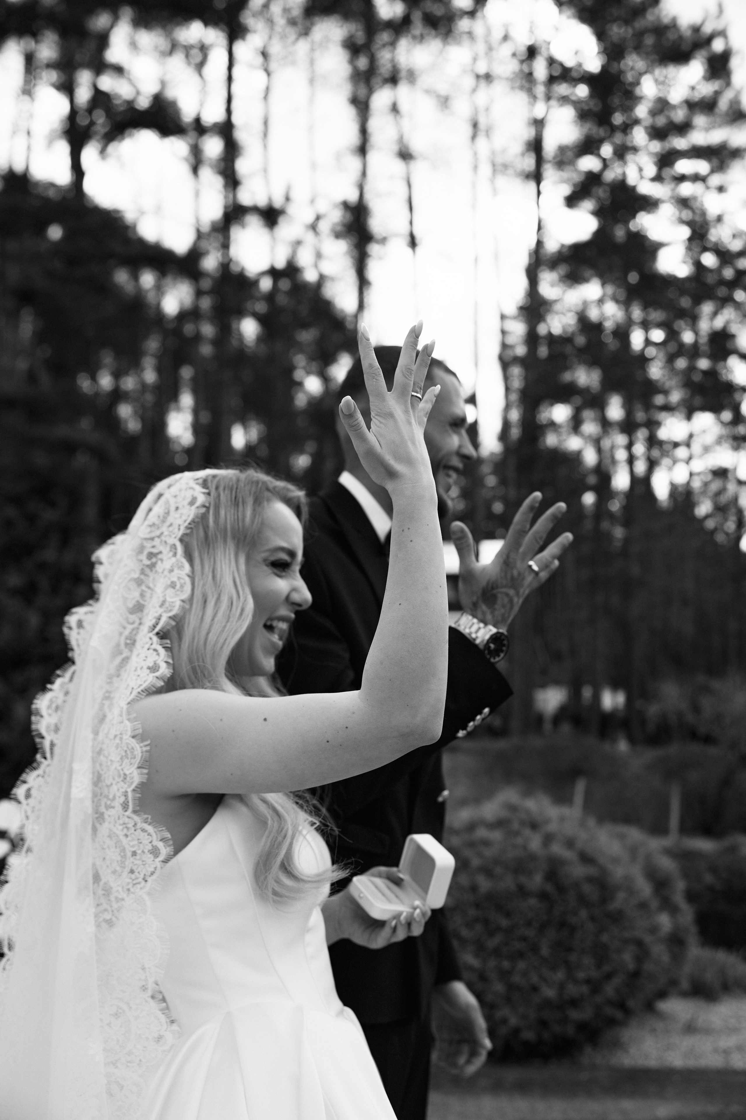 Natalia & Roman. Dworek przy lesie. Fotograf ślubny i rodzinny w Krakowie Yana Klymova
