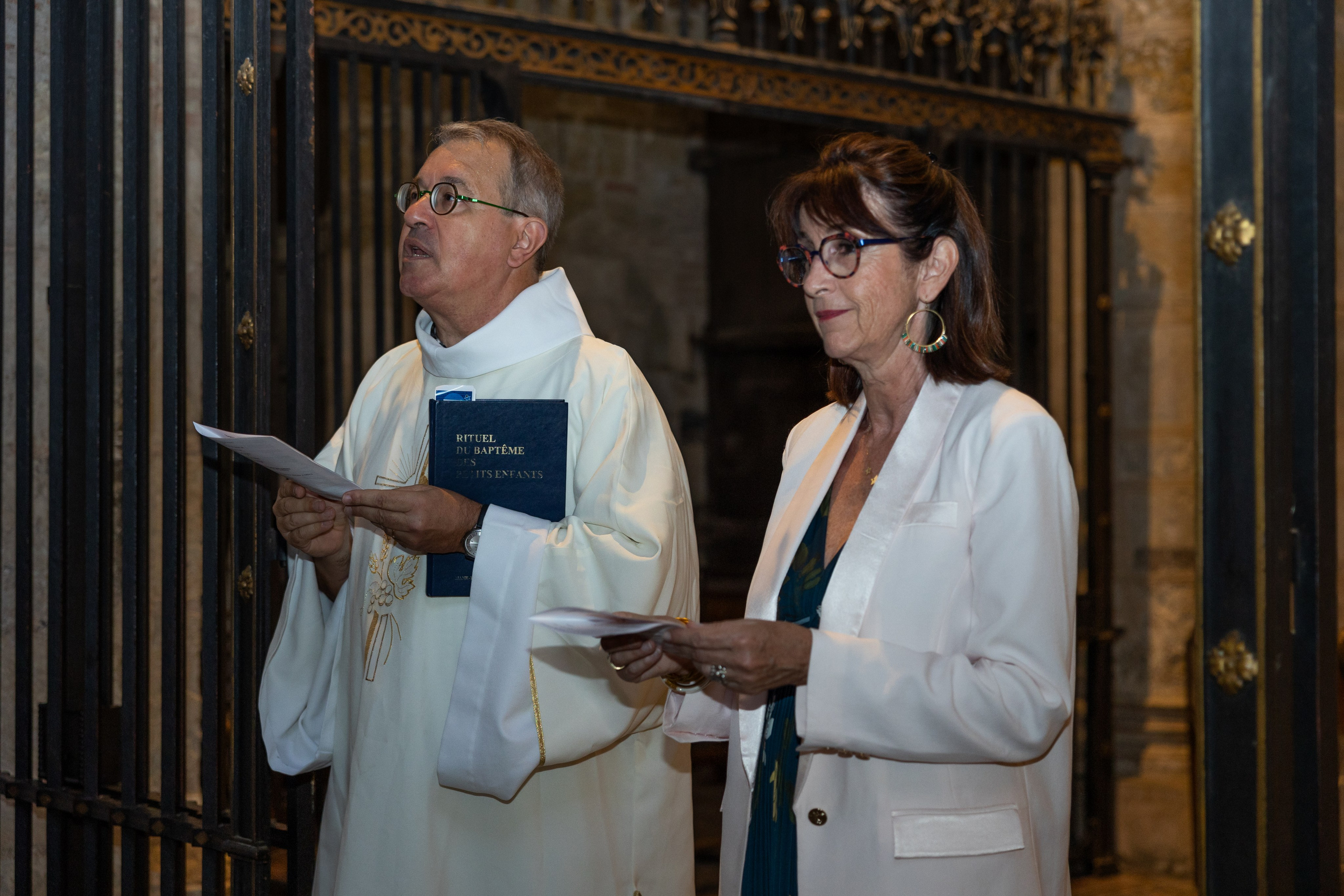 The Baptism of Diana in the Church of Saint-Sernin in Toulouse. Eugénie Smirnova — Photographe à Toulouse et dans le Sud-Ouest