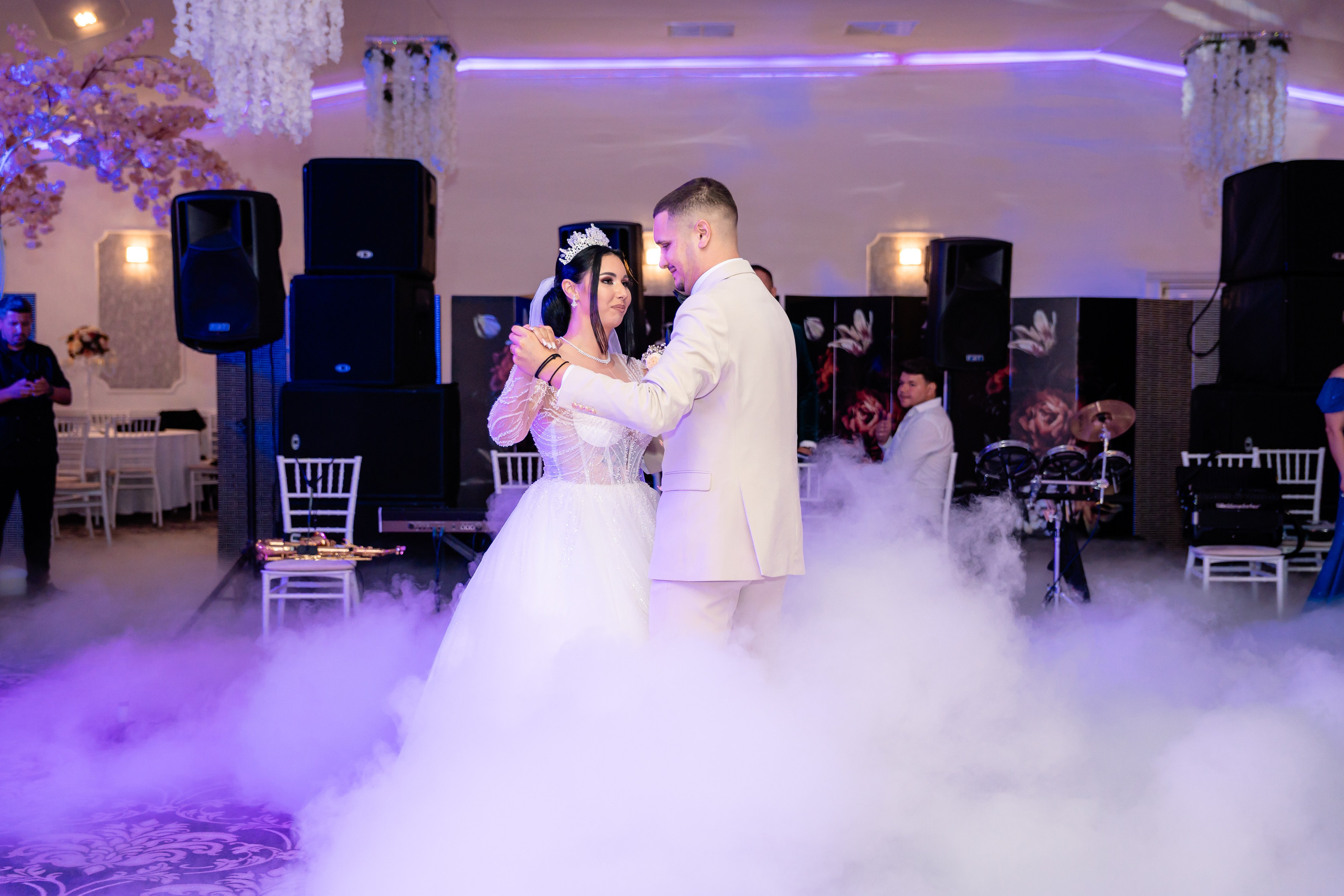 Bella & Adi. Foto Studio — Fotograf de evenimente, nunti, botezuri, portrete