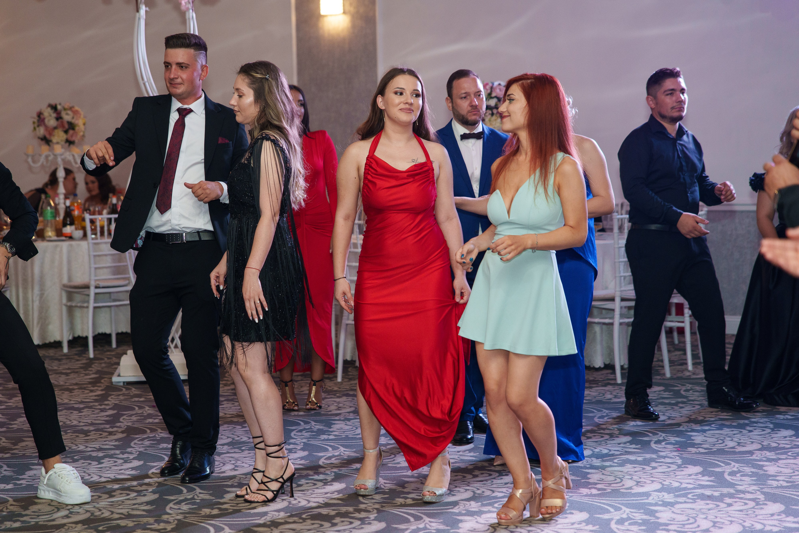 Bella & Adi. Foto Studio — Fotograf de evenimente, nunti, botezuri, portrete