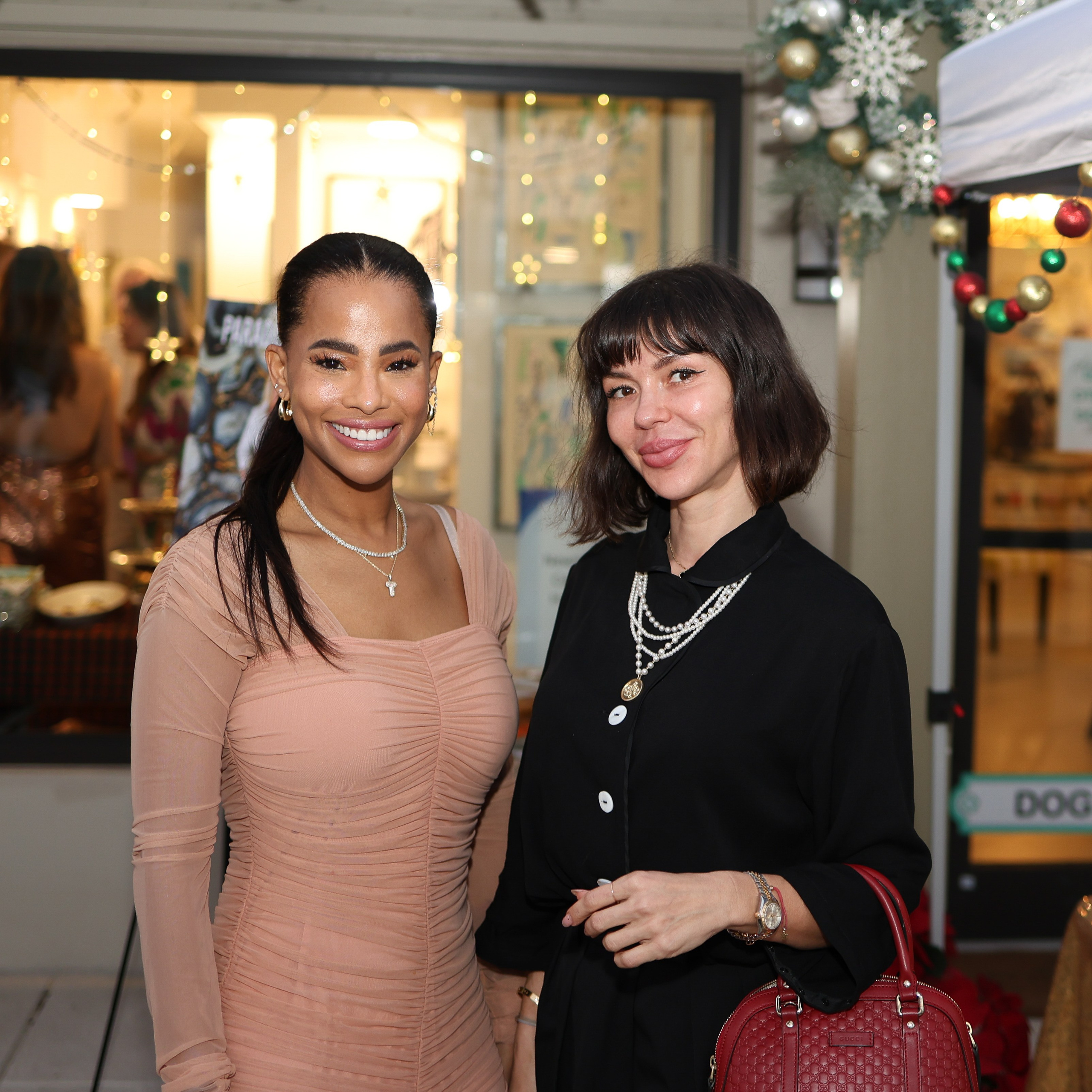 Paradise Coast Lifestyle Magazine. Out and About 239