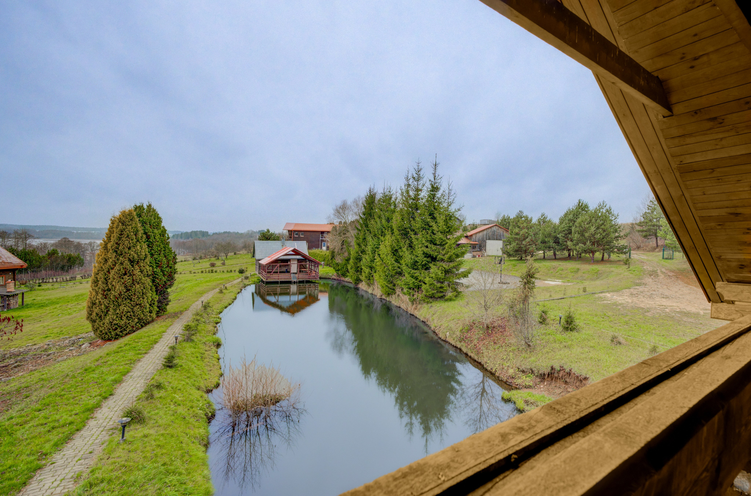 Trakų raj. sodyba. Elina Sapiega fotografė Vilniuje