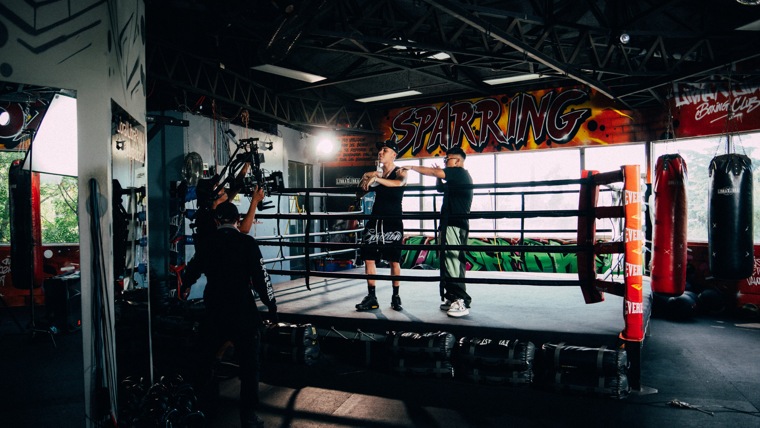 BTS. DEYA BELTRAN Maquilladora, fotógrafa y vídeos