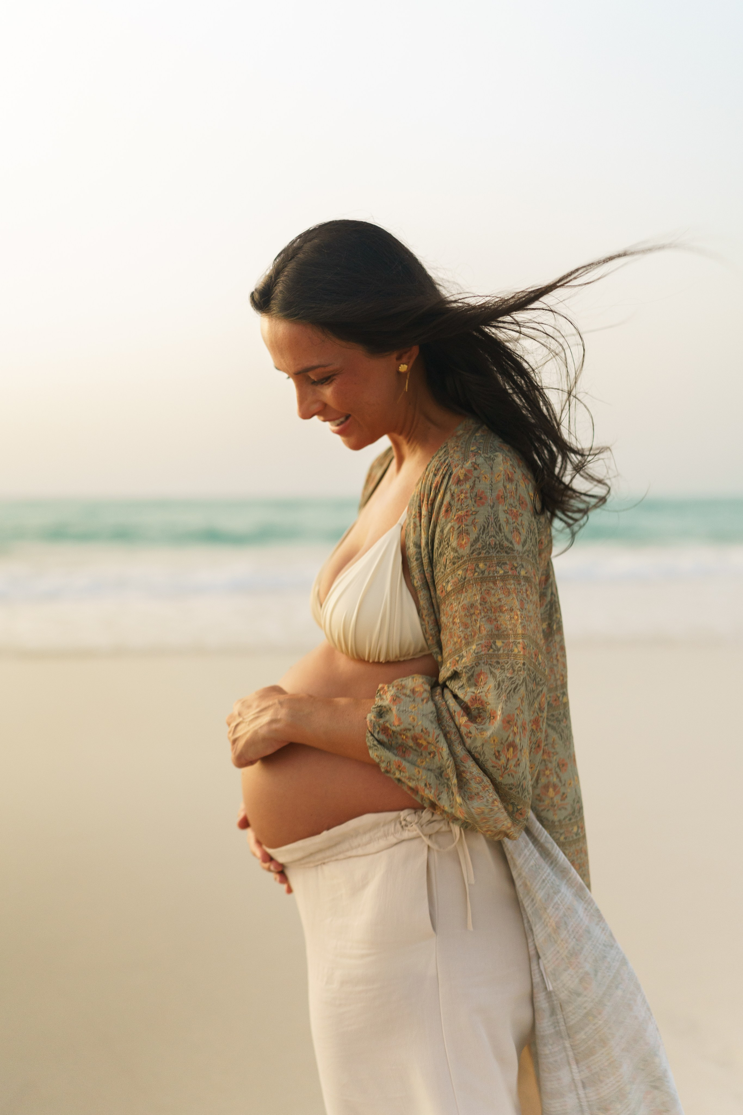 Victoria’s pregnancy. Professional Photographer Abu Dhabi, Dubai — Yulia Ismoilova | 2025