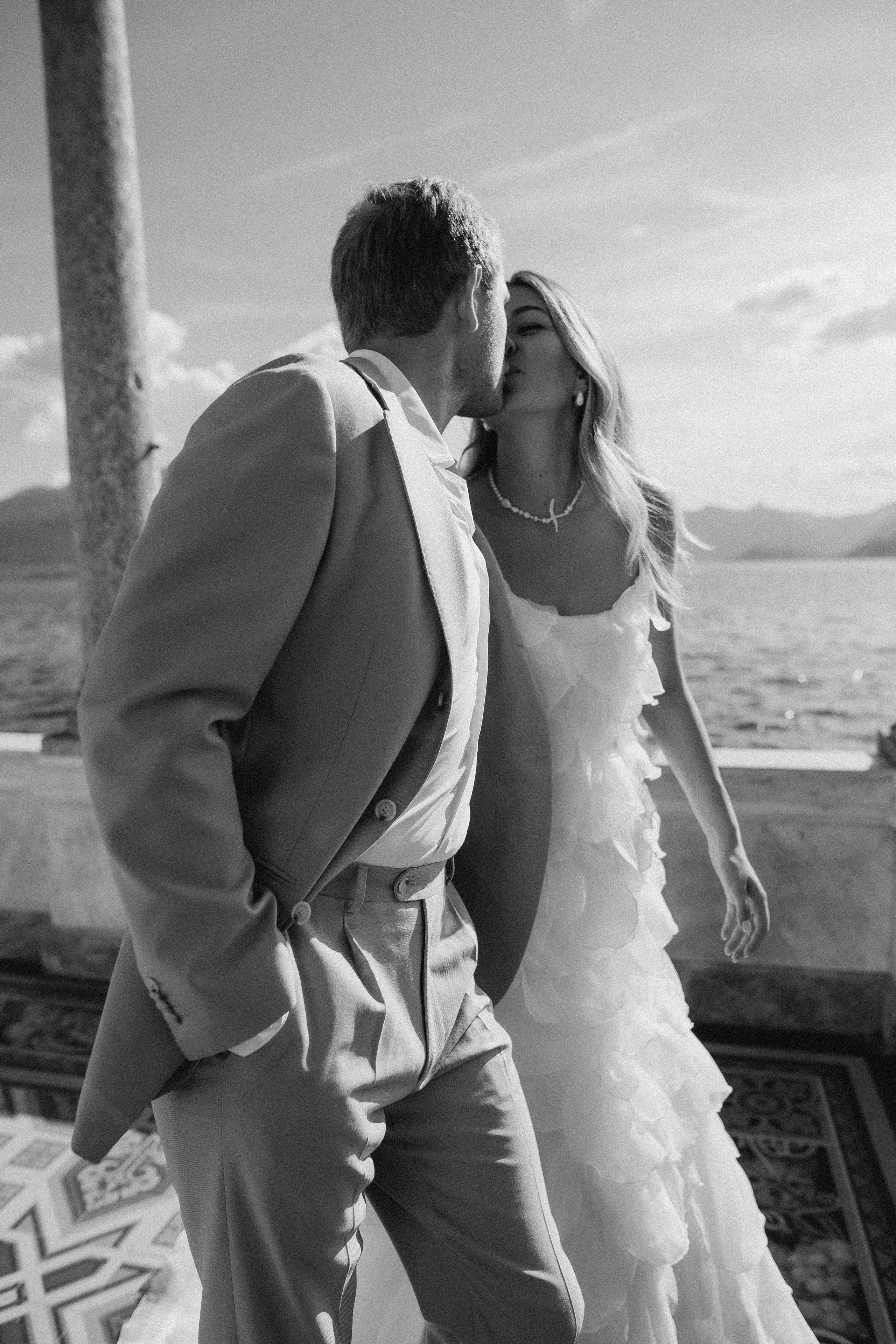 Lake Como Elopement Photography | Boat & Villa Monastero Wedding. Photographer in Italy Anna Linnik