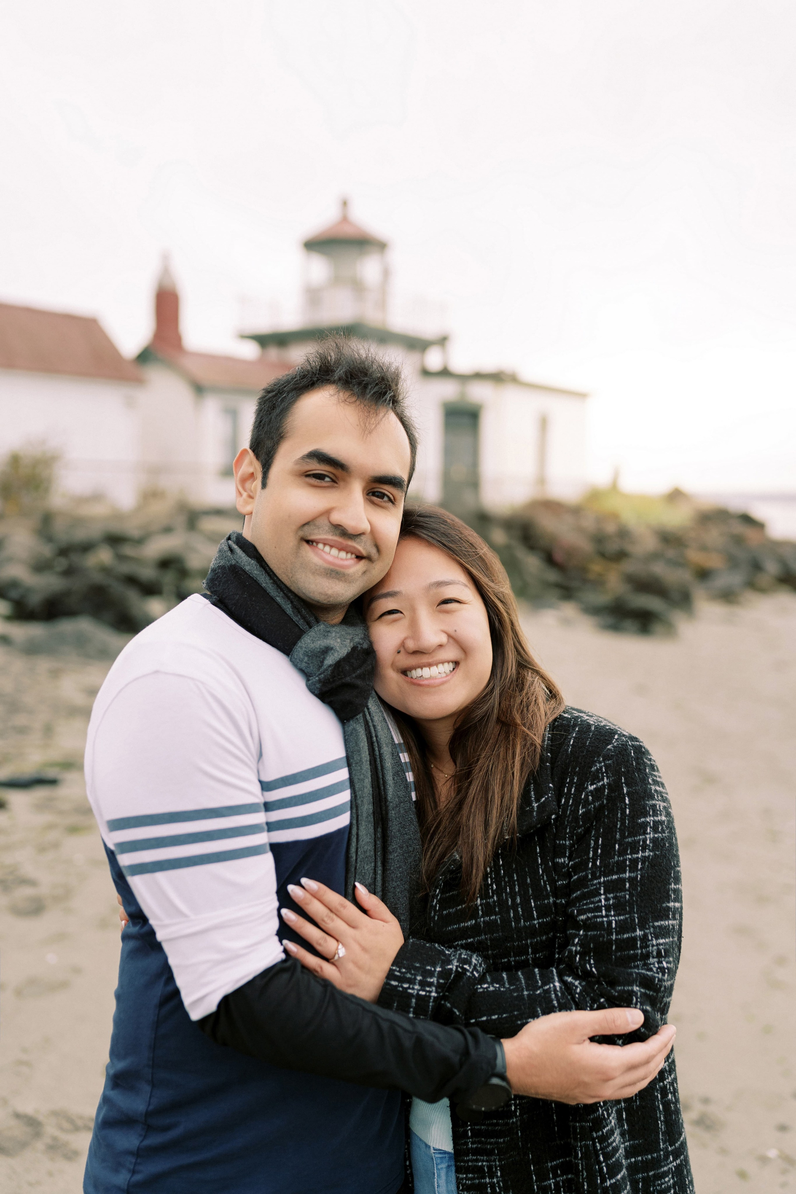 Proposal. December 2024. Alki Point Lighthouse, Washington state. EVAN ARISTOV WEDDING PHOTOGRAPHY — Seattle Wedding Photographer