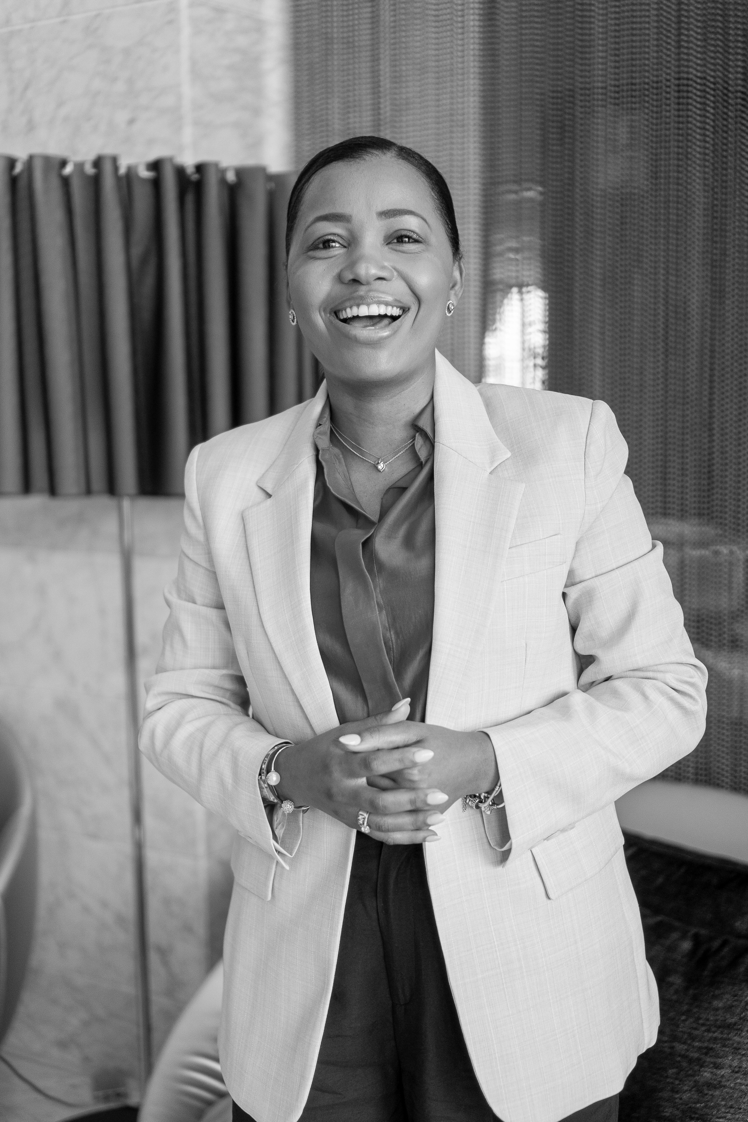 Raquel Ribeiro. Frames by Giovani Braga