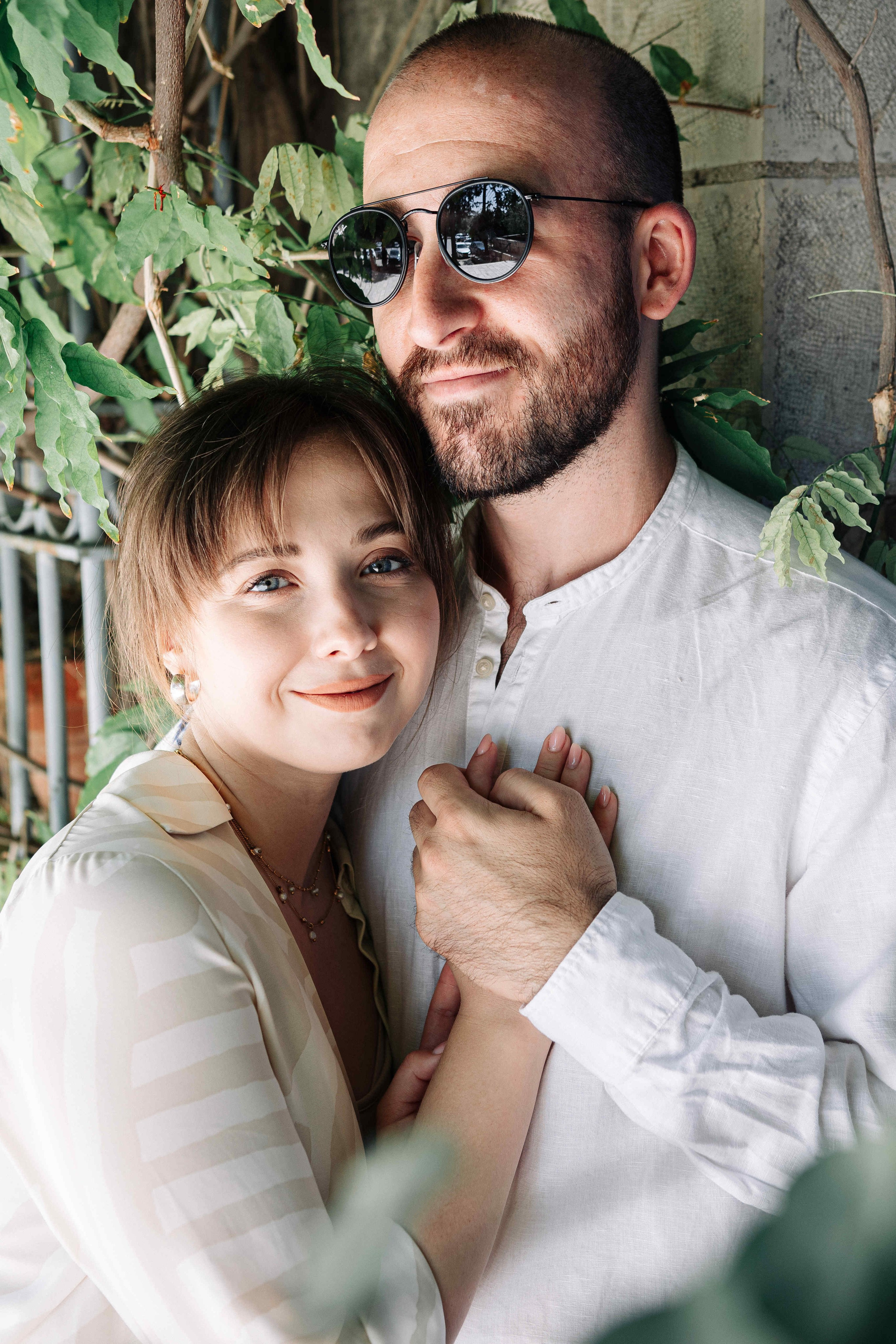 A MONTH AFTER THE WEDDING (morning). PHOTOGRAPHER IN ISRAEL