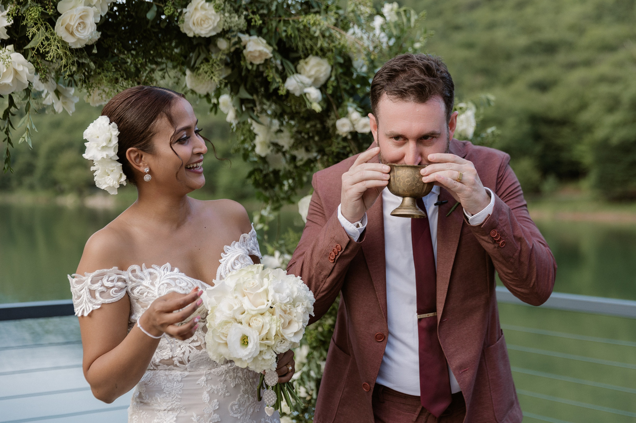 Thesakaya and Kevin. Photographer Anna Nazarenko