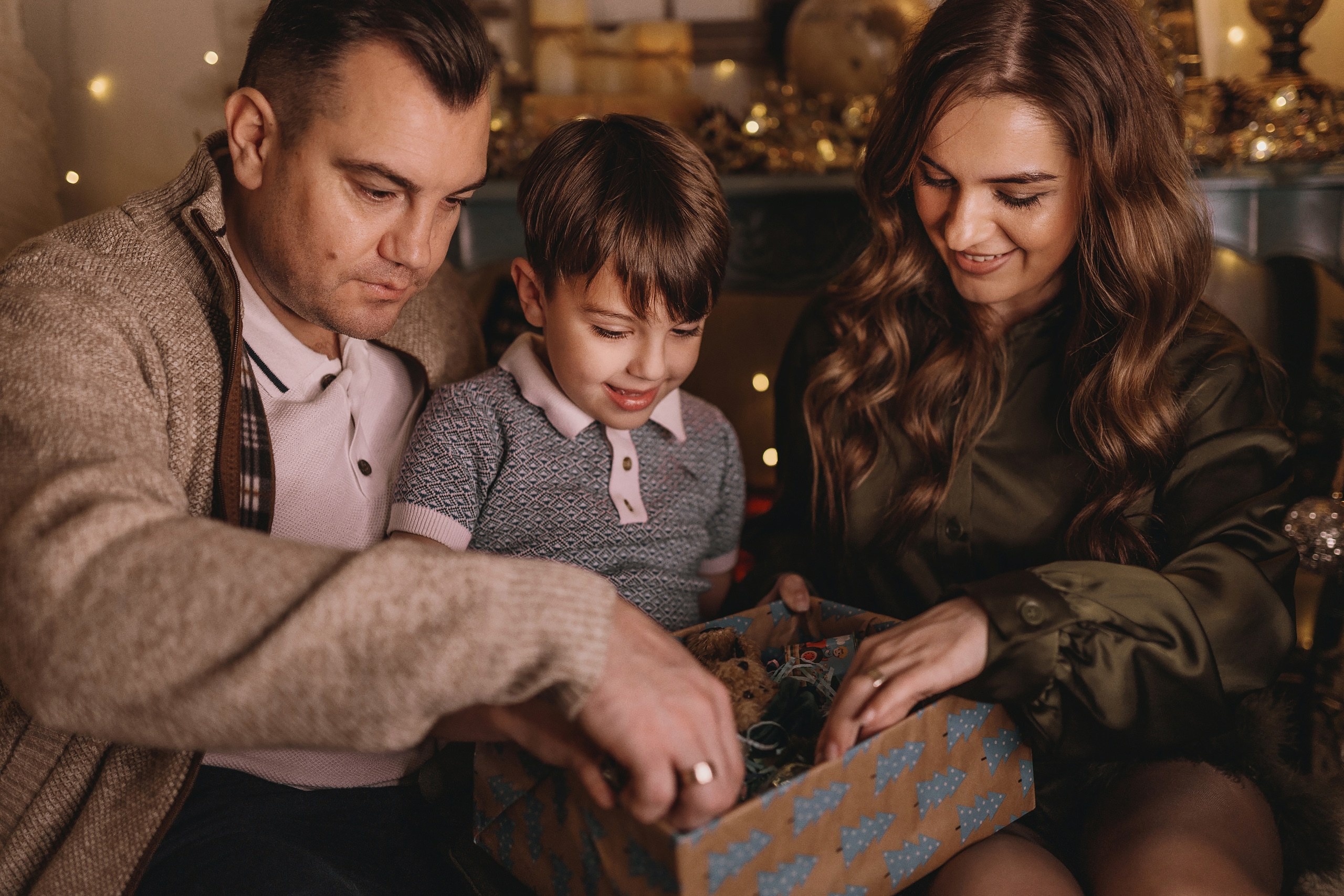 11.28.2025 Christmas Photoshoot. Wedding family event photographer in Chicago Nick Yushevich