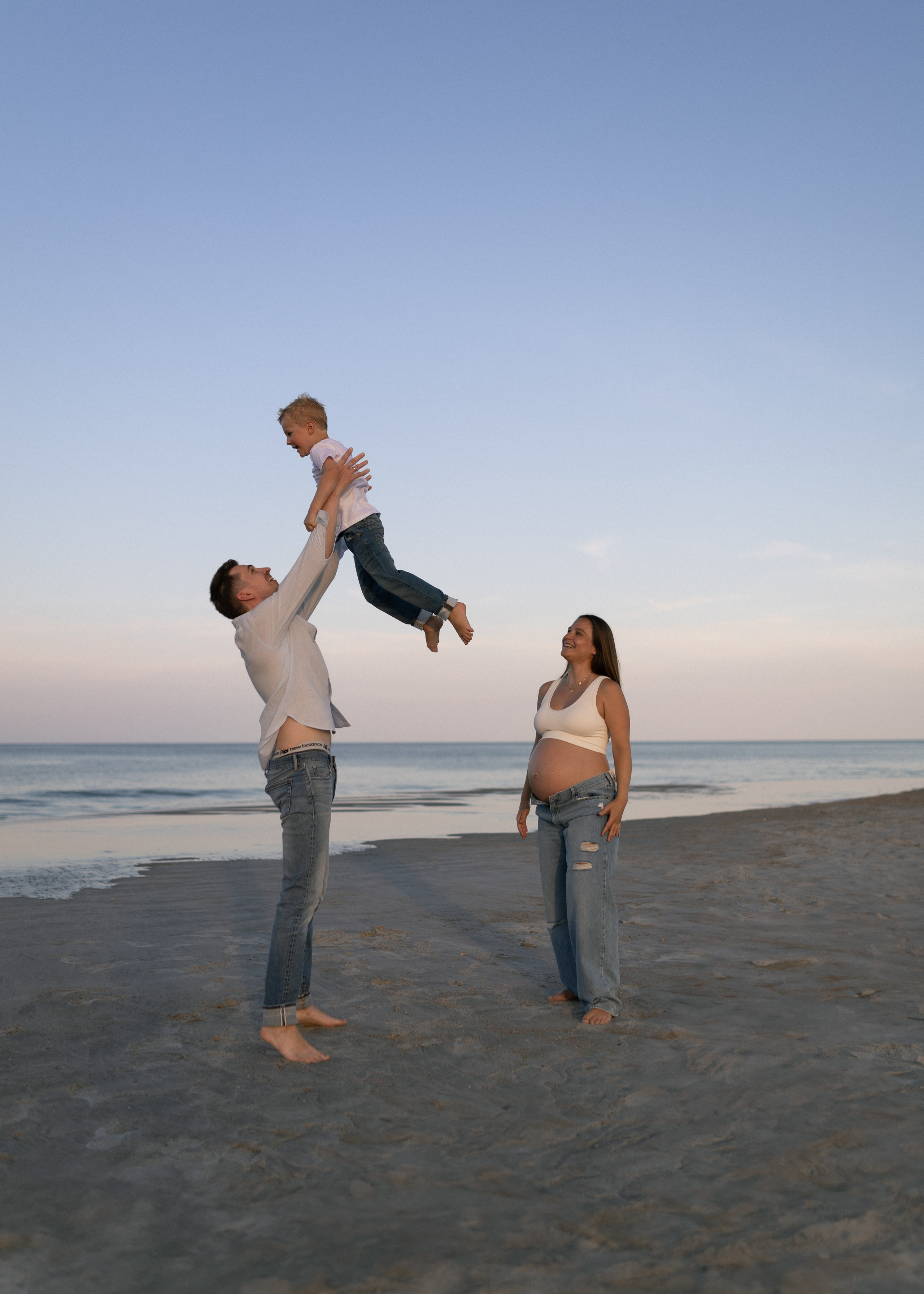 T + A Maternity at the Beach. Portrait and couples photographer in Florida, Valeriia Honcharova