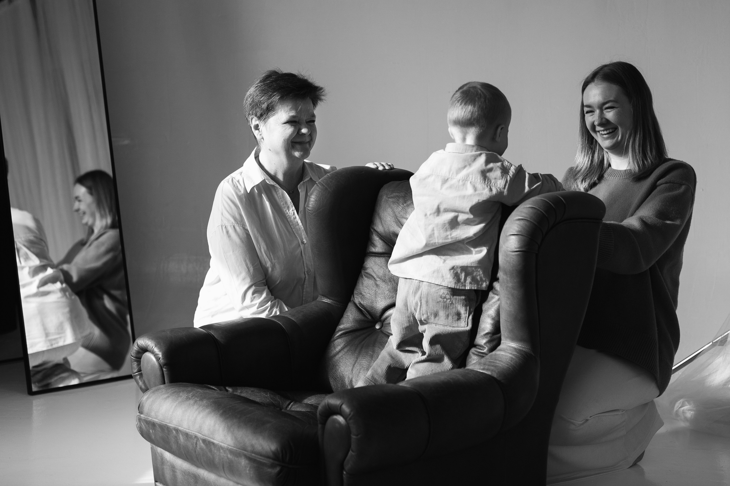 Аня, Ира и Миша. Главная