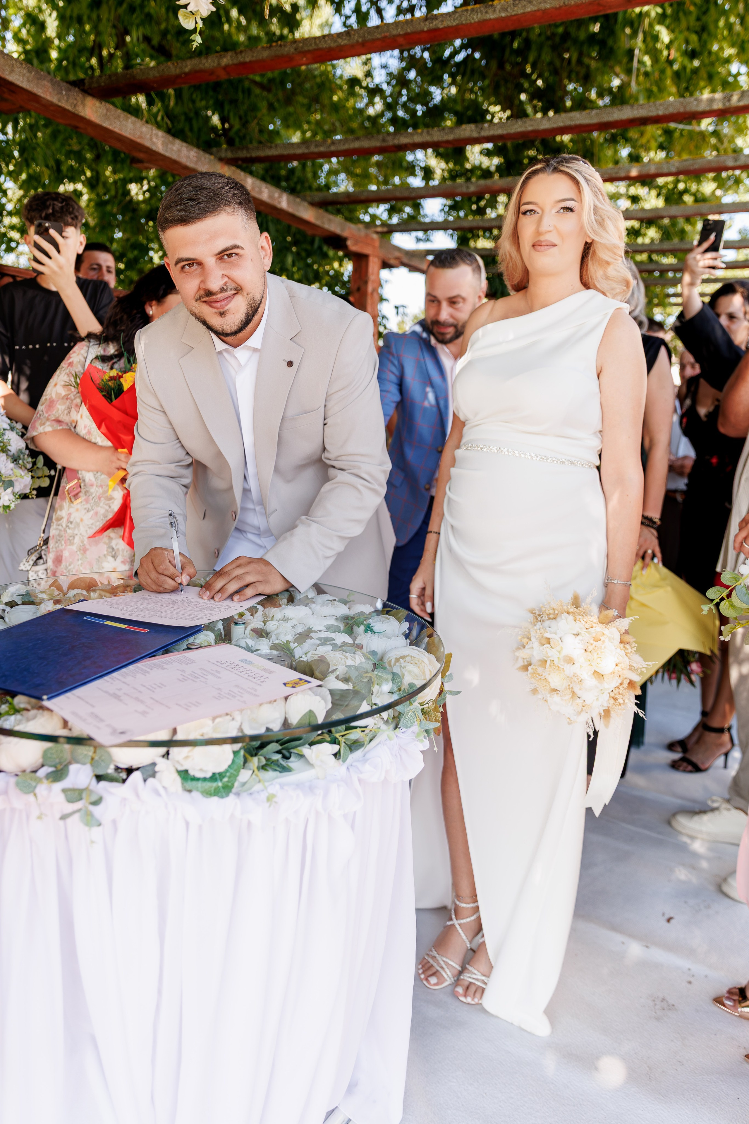 Luiza & Sebi - Civil Wedding - Argeș. Fotograf Profesionist Pitesti-Bucuresti| Mircea Seinea