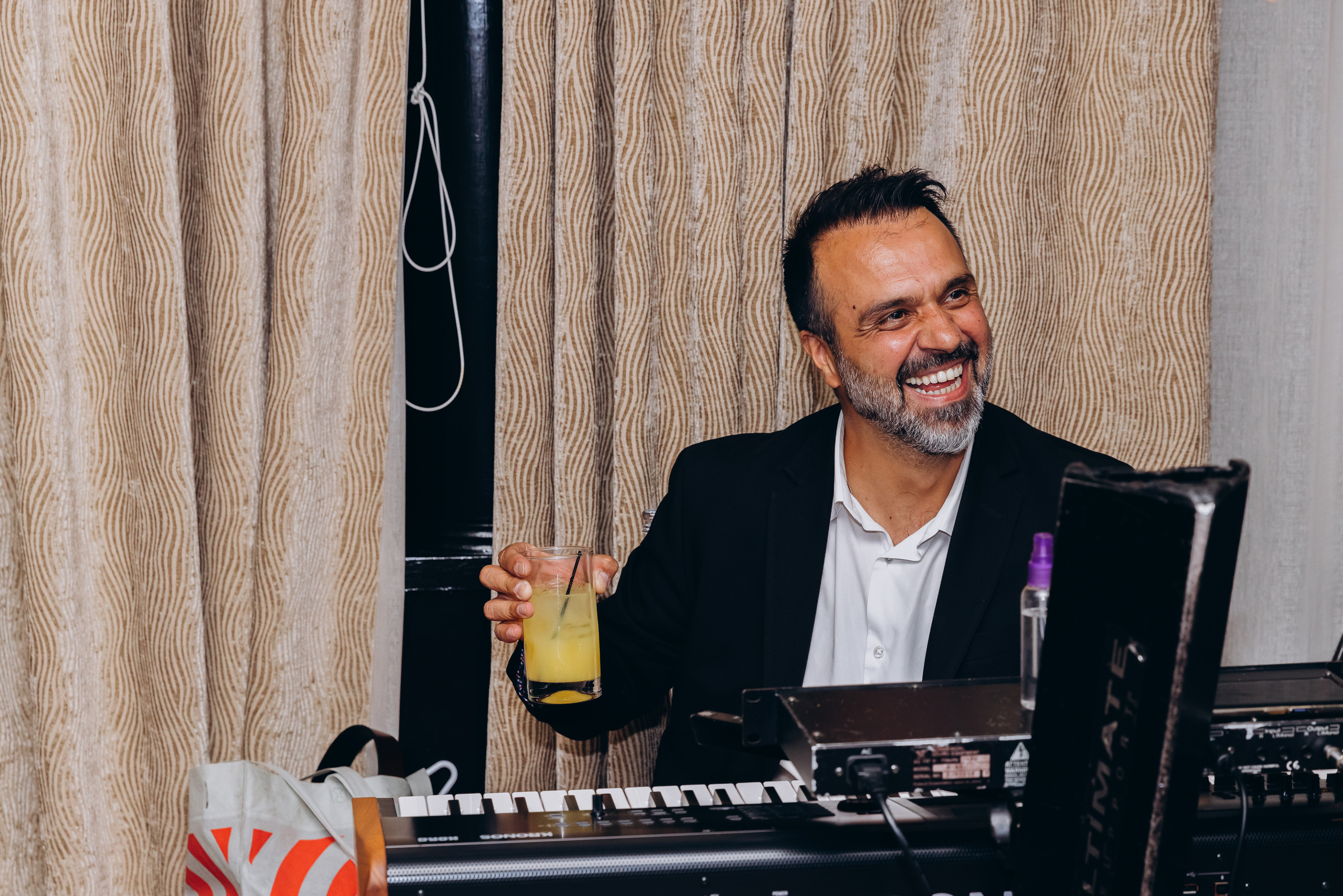 CHRISTINE & VICTOR. Pittsburgh wedding and family photographer