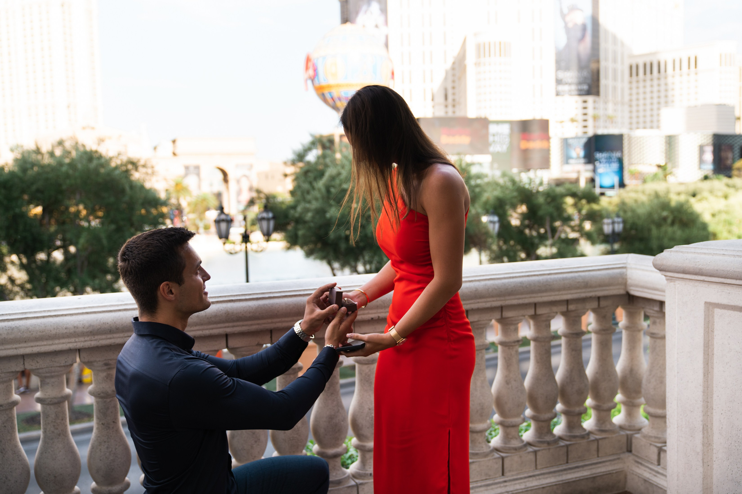 Oleg&Anastasia.Marriage proposal. Wedding & elopement photographer Viktoriya Kravtsov. Las Vegas