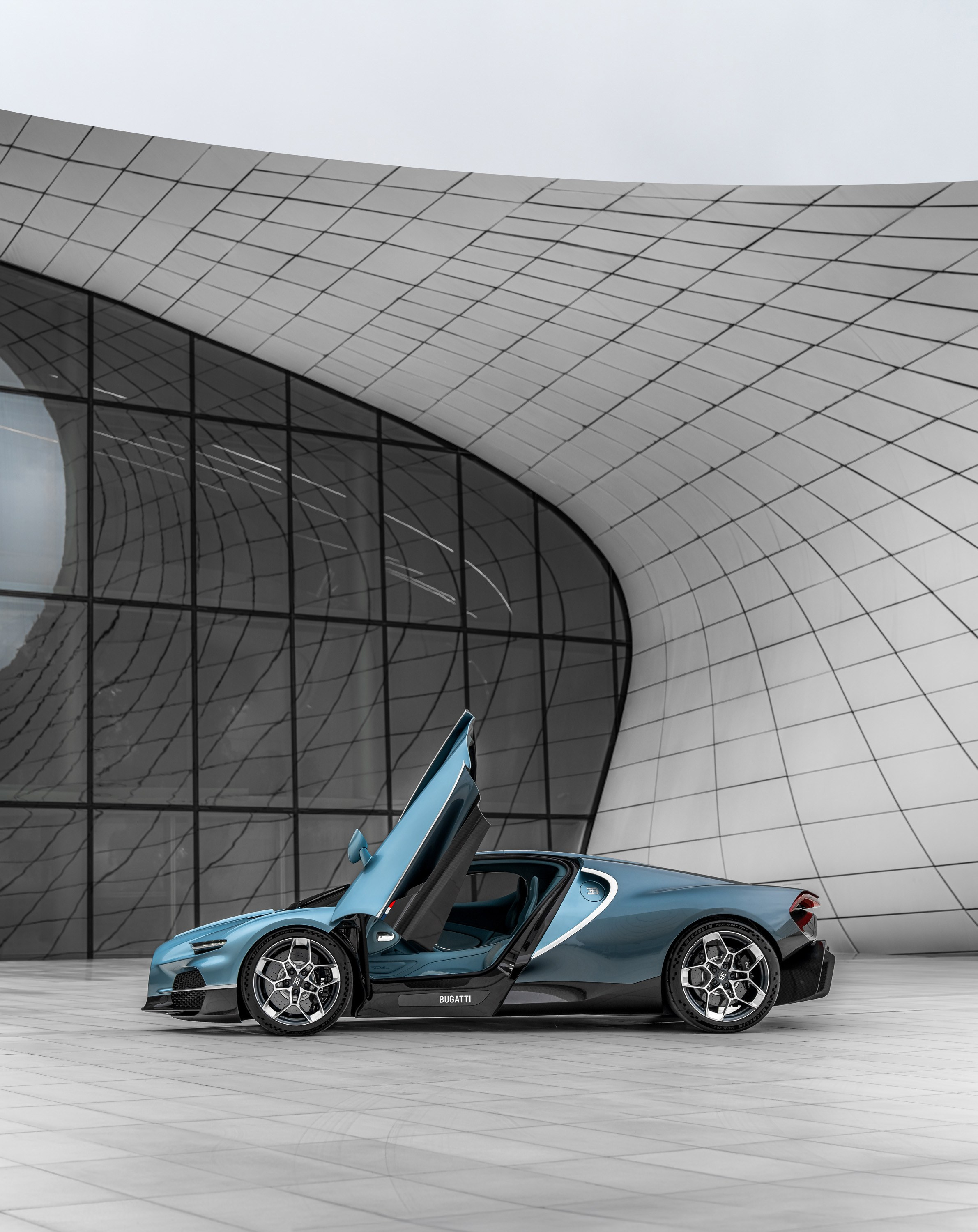 BUGATTI. WORLDWIDE COMMERCIAL AUTOMOTIVE PHOTOGRAPHER