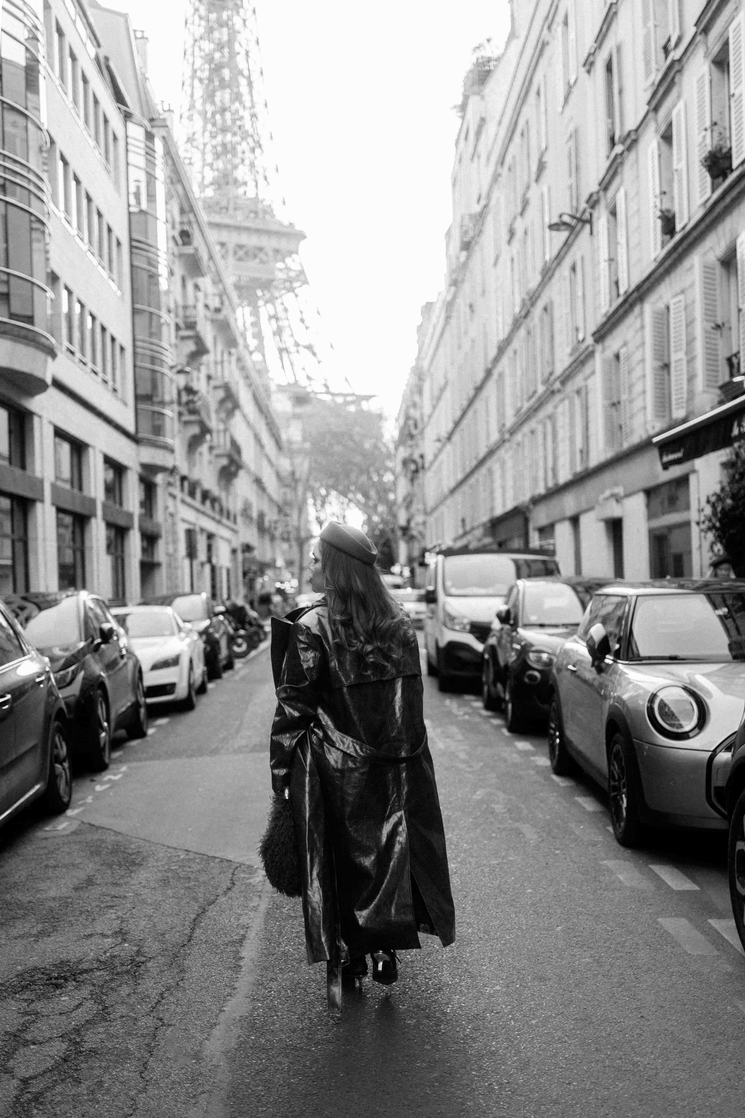 Miriana (1 hour). Photographer in Paris|Solo and groups, portraits & content, couples photo-shoot in Paris at the best locations