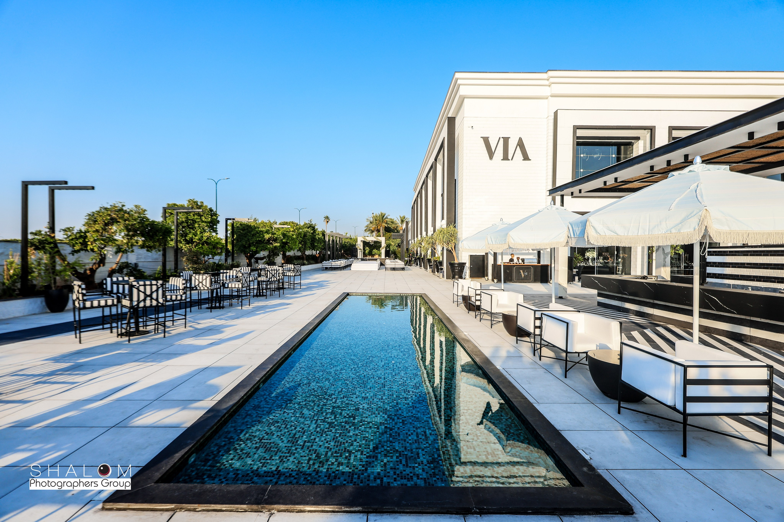 VIA / BASICO. Wedding and events photographers Studio Shalom