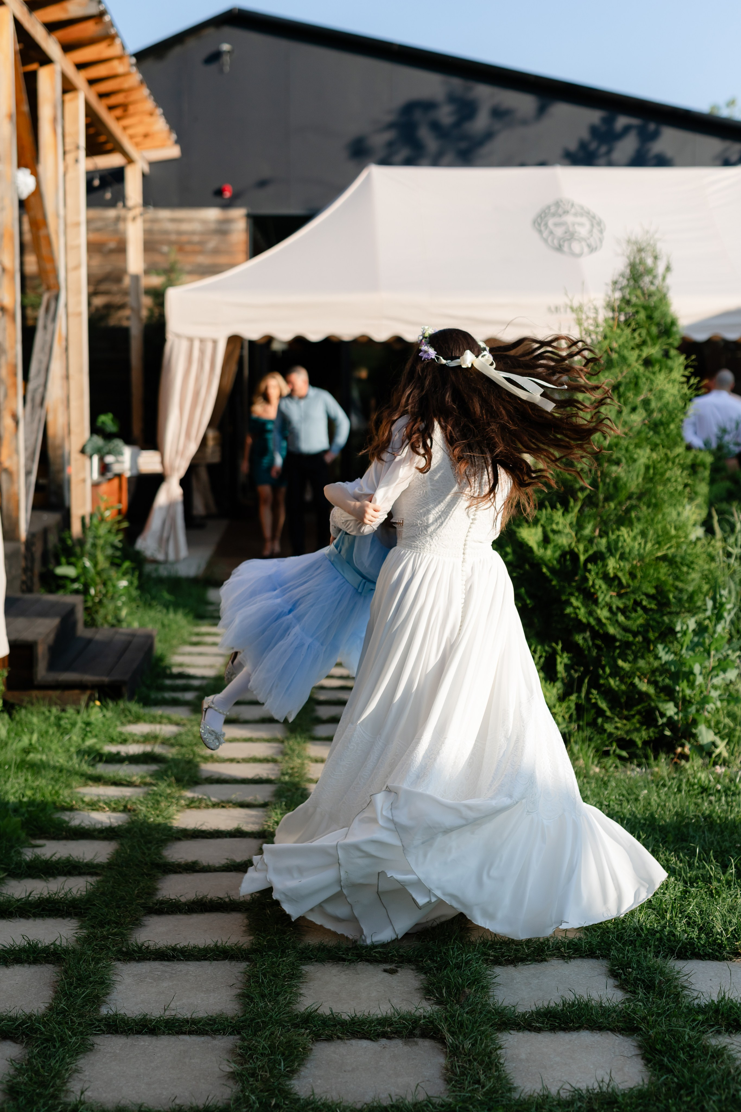 Flori & Cosmin. Main