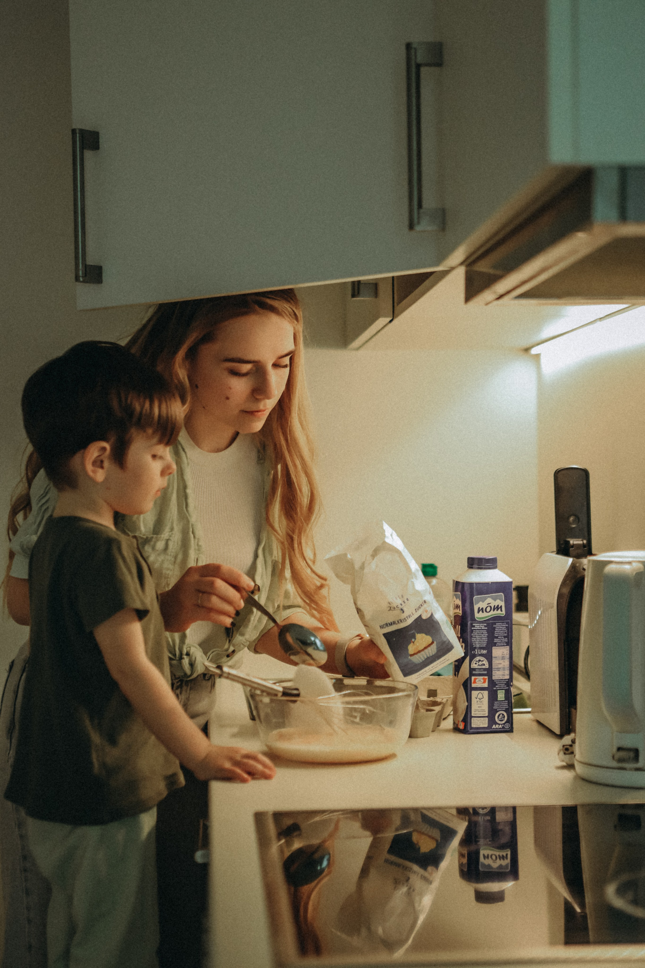 Familie zu Hause. Fotografin Wien Alona Kim