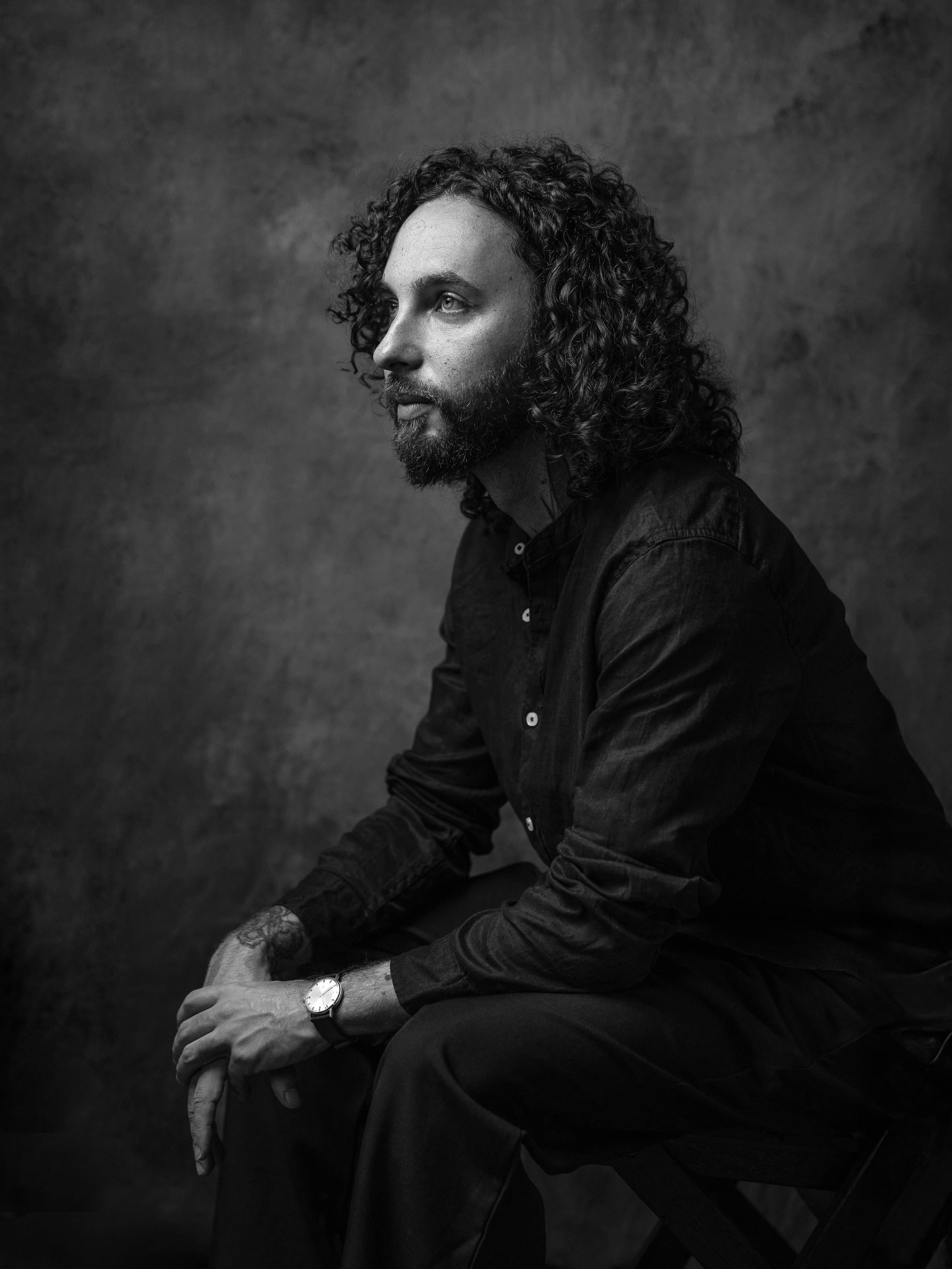 Título: Retrato Pessoal  masculino em Estúdio | São Paulo Zona NorteDescrição: Fotografia que eleva sua autoestima e celebra a sua essência.