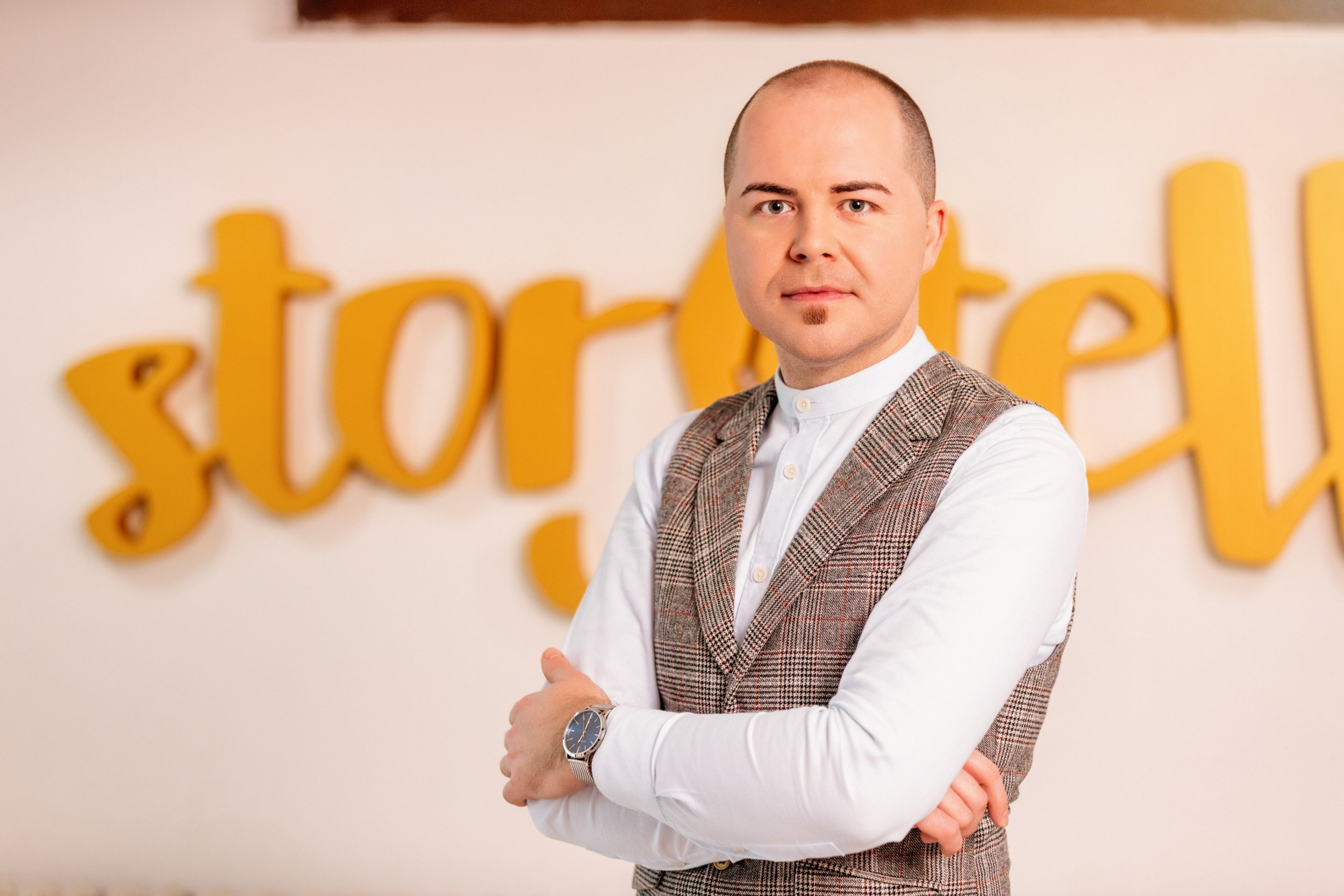 POSLOVNI PORTRETI. Fotografi iz Backog Petrovca David i Andrea Stojanovic