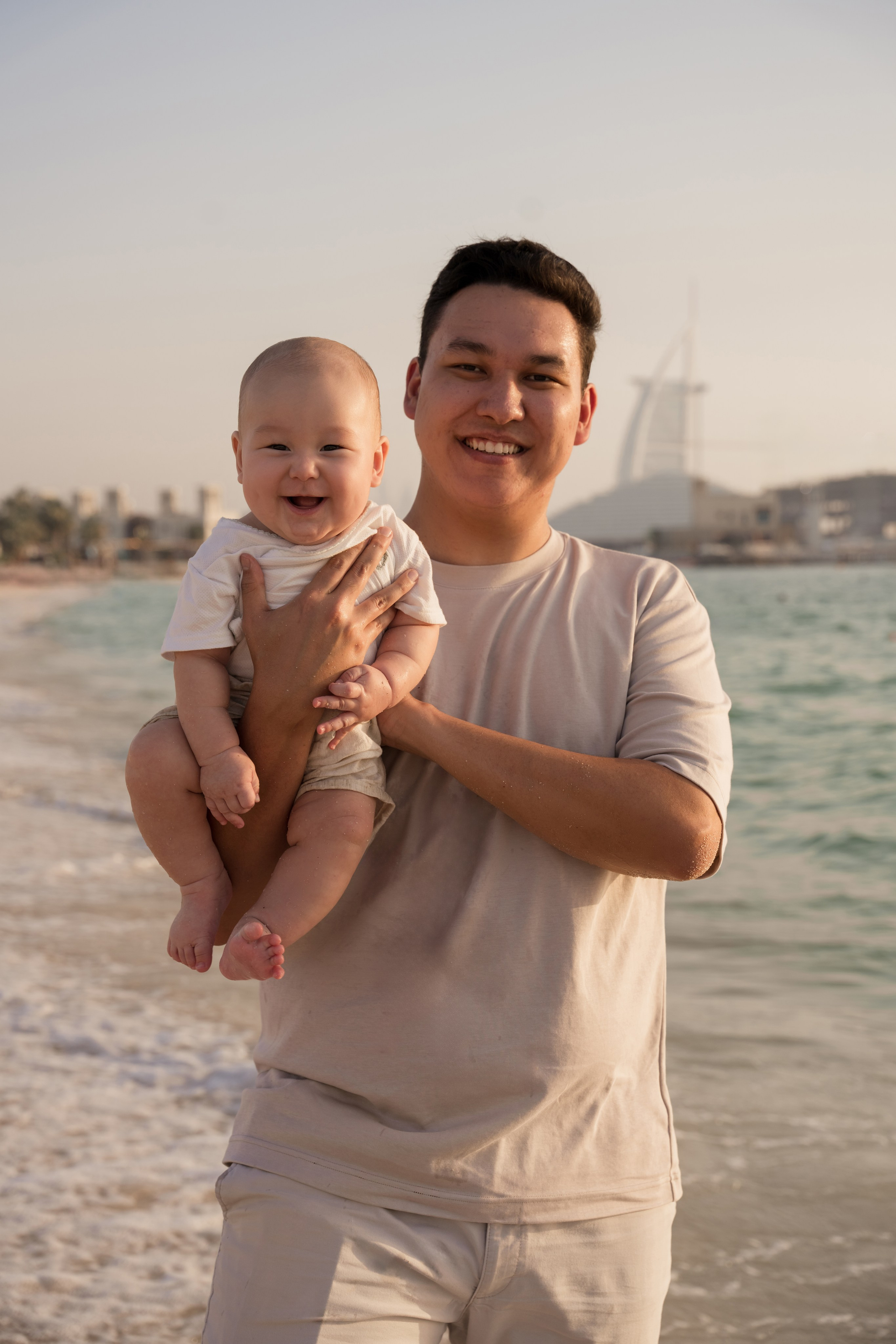Waves and sun. Angela Iakovleva — Family Photographer in Dubai