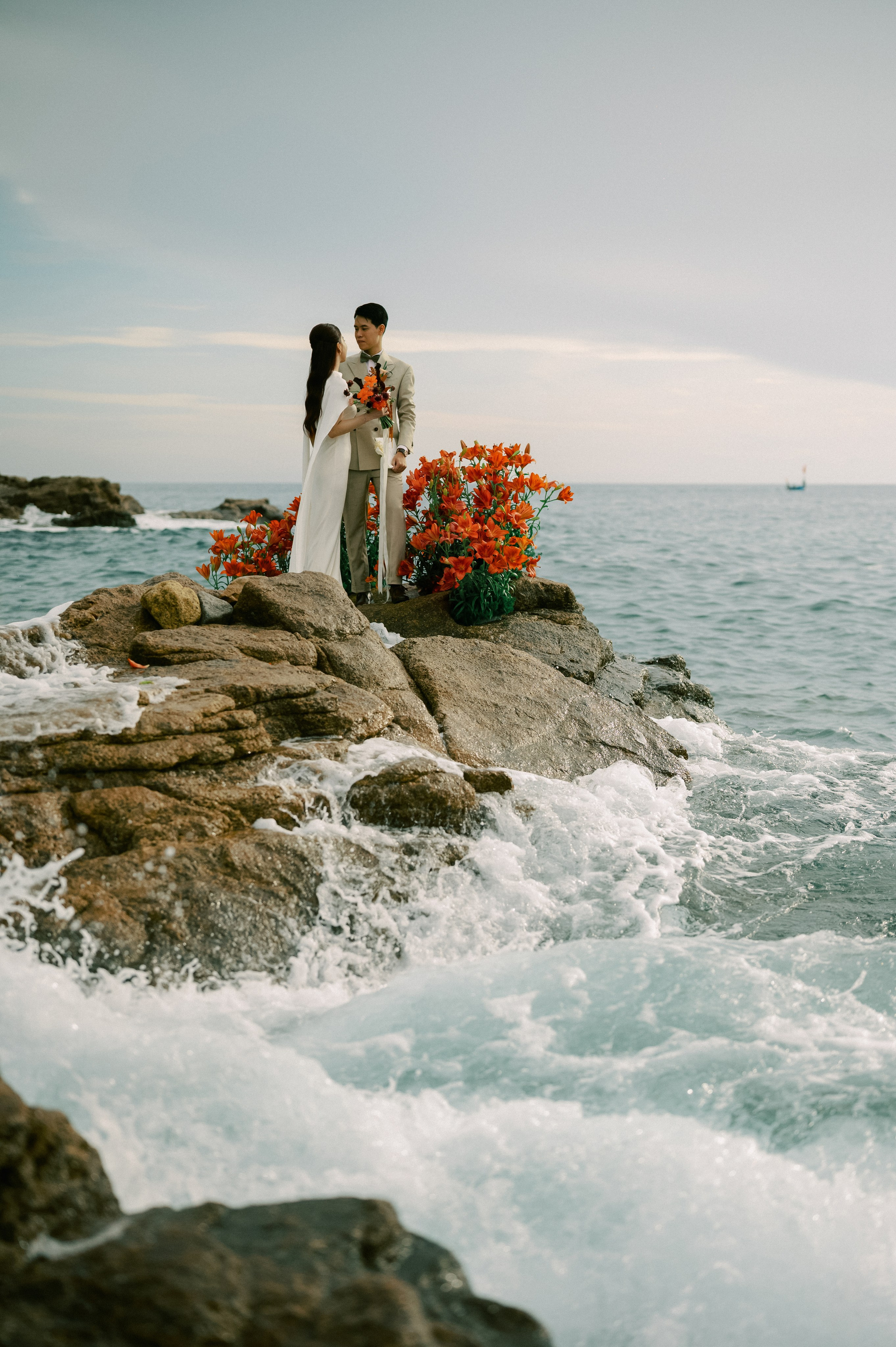 The An & Thu Huong. Nukaphotographer Classic, Romantic & Timeless Wedding Photography Basedd inin Quy Nhon — Ho Chi MinhMinh, Viet Nam