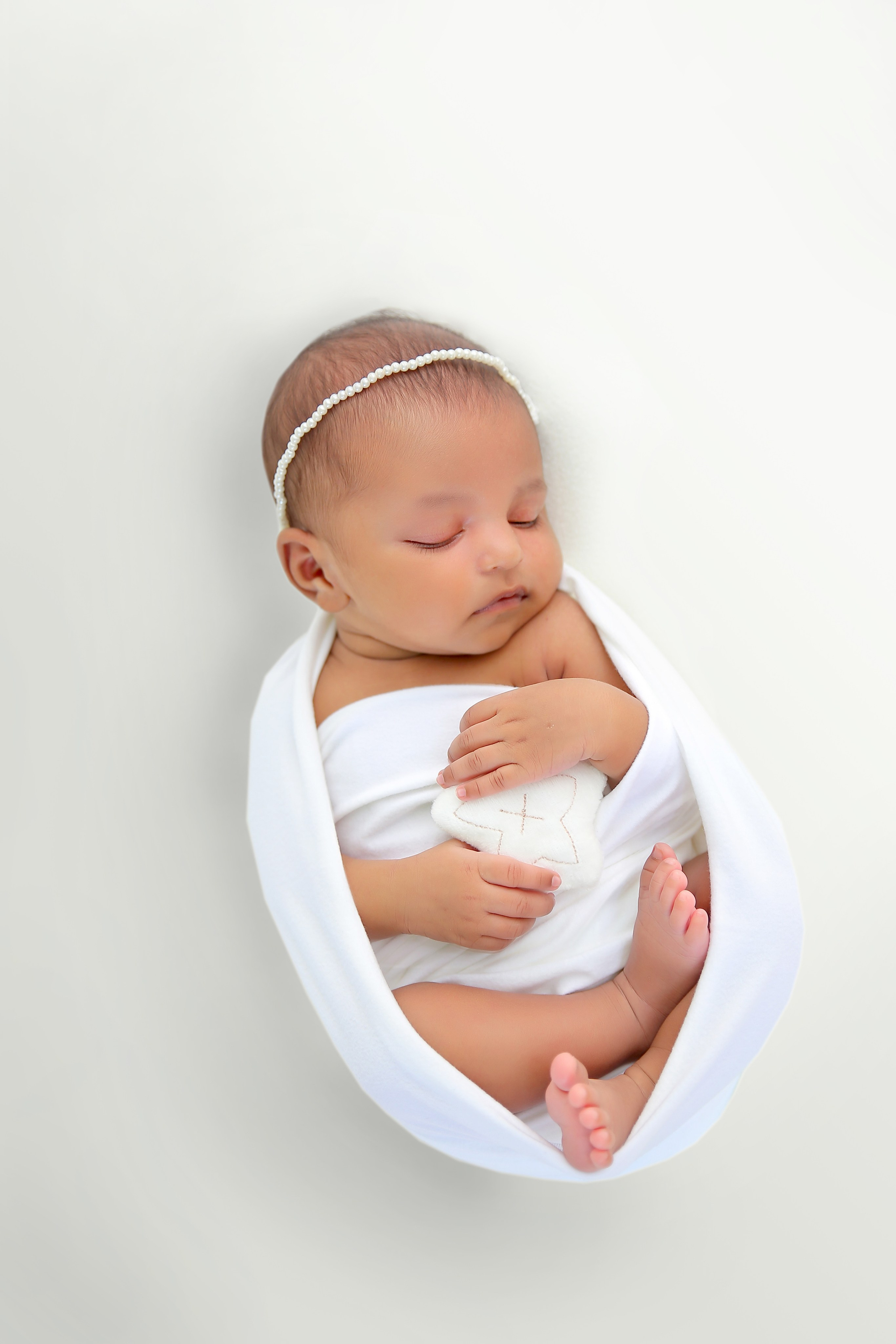 NEWBORN PHOTOGRAPHY. HOME