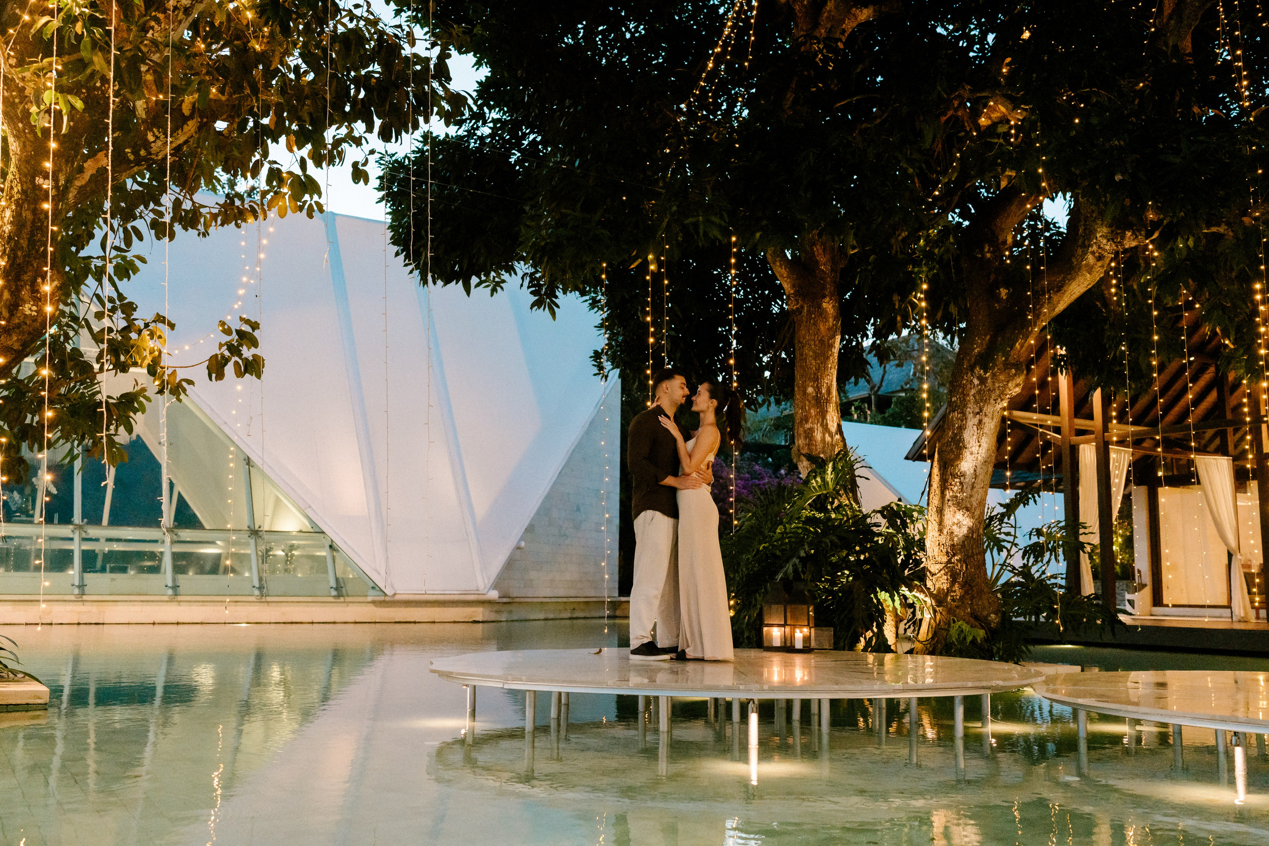 Nicolaos & Ivanna. Female Photographer in Bali