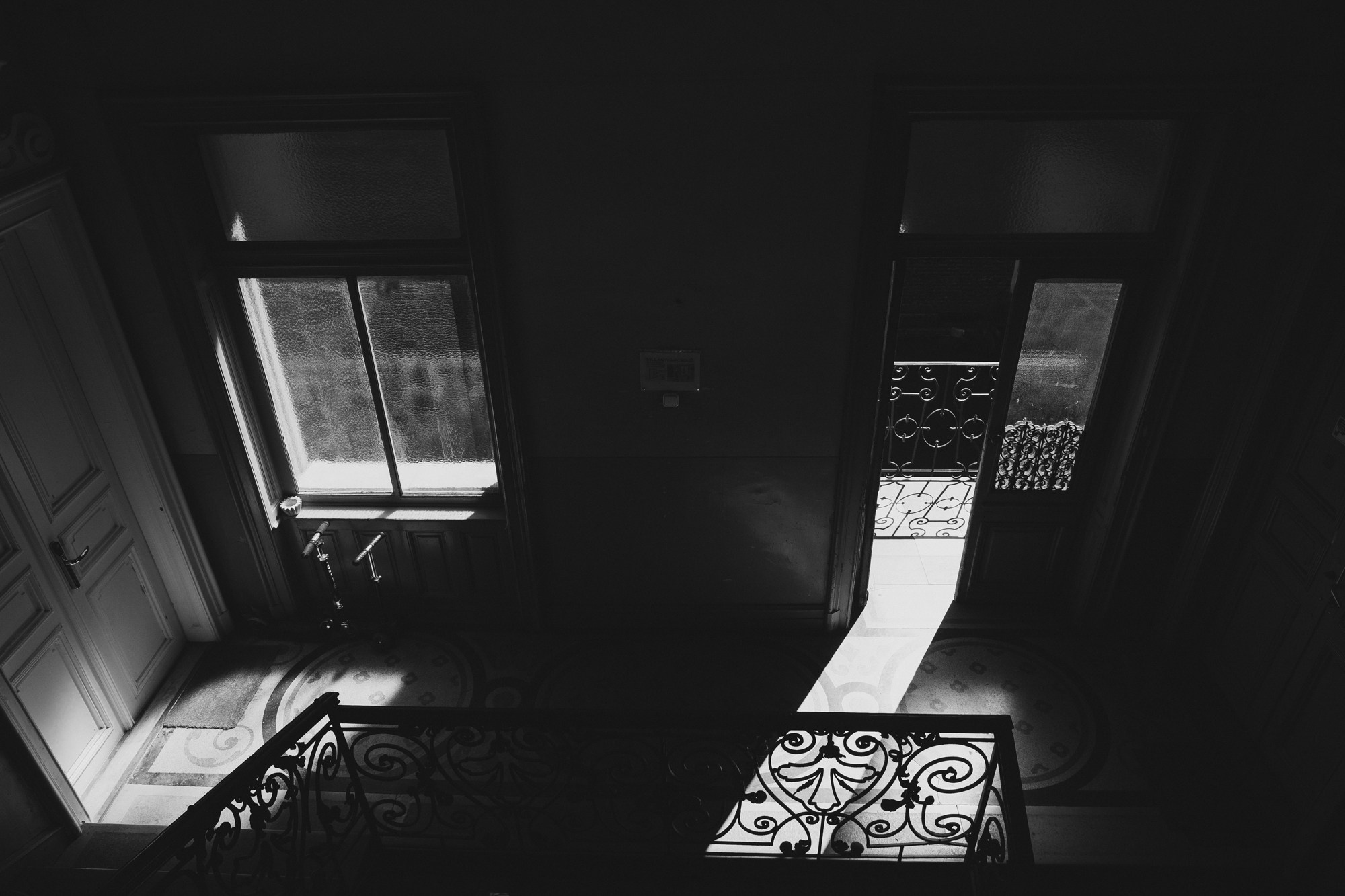 apartment building entrance| Budapest 2026 | CANON 6D