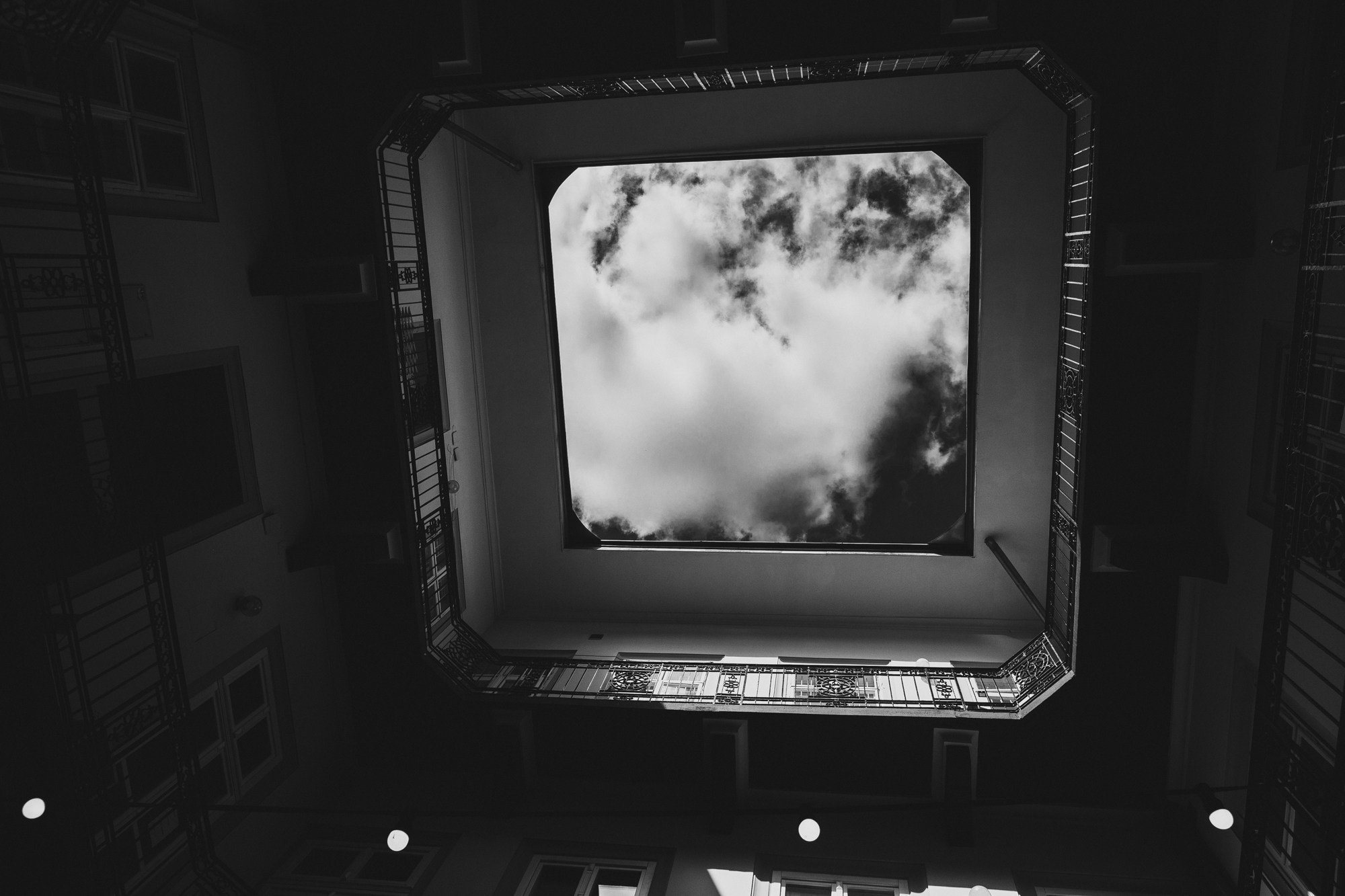 The sky in the well| Budapest 2026 | CANON 6D