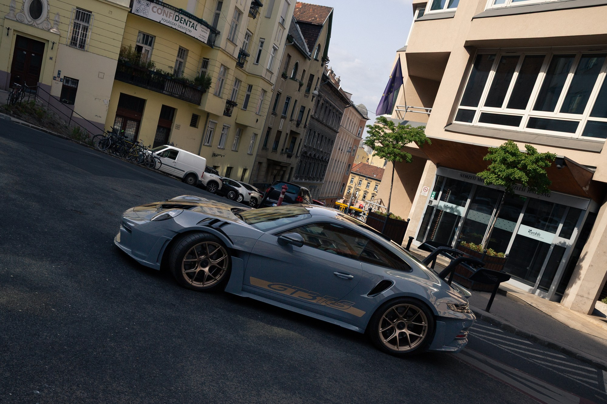 A Porsche on the streets of Buda.| Budapest 2026 | CANON 6D