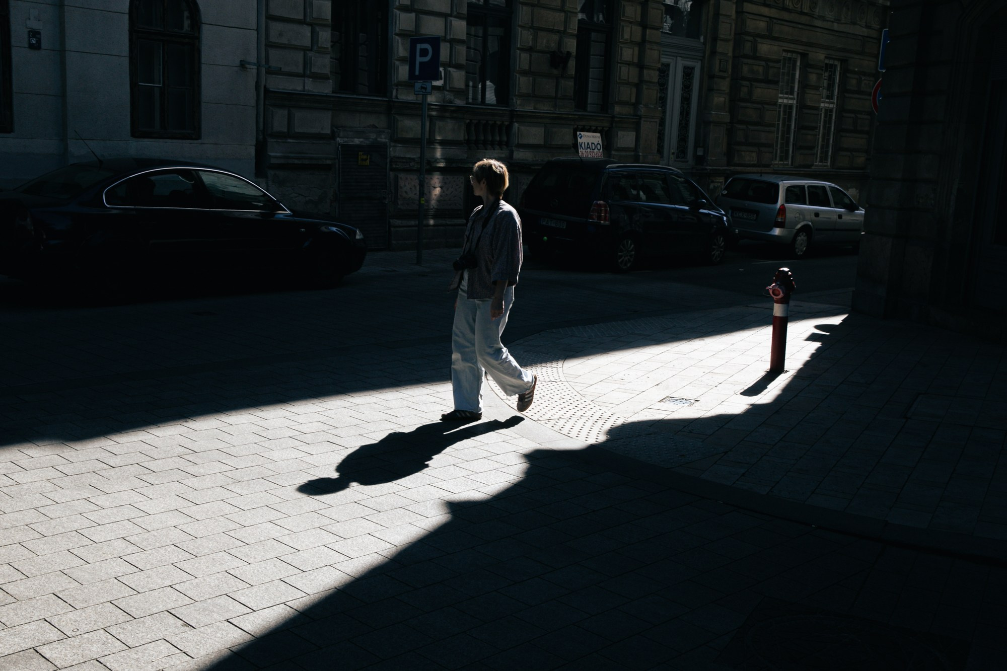 A girl and a shadow| Budapest 2026 | CANON 6D