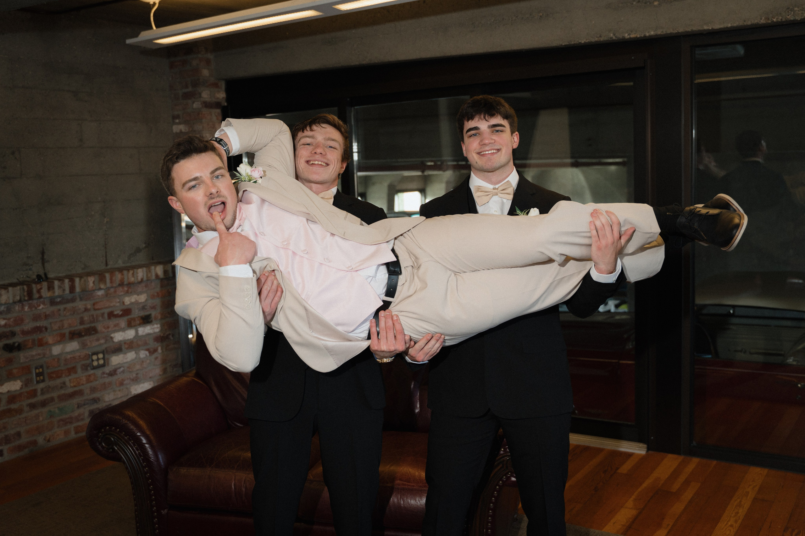 Emma and Tyler | Full Wedding day. Photographer in Washington Sophia D