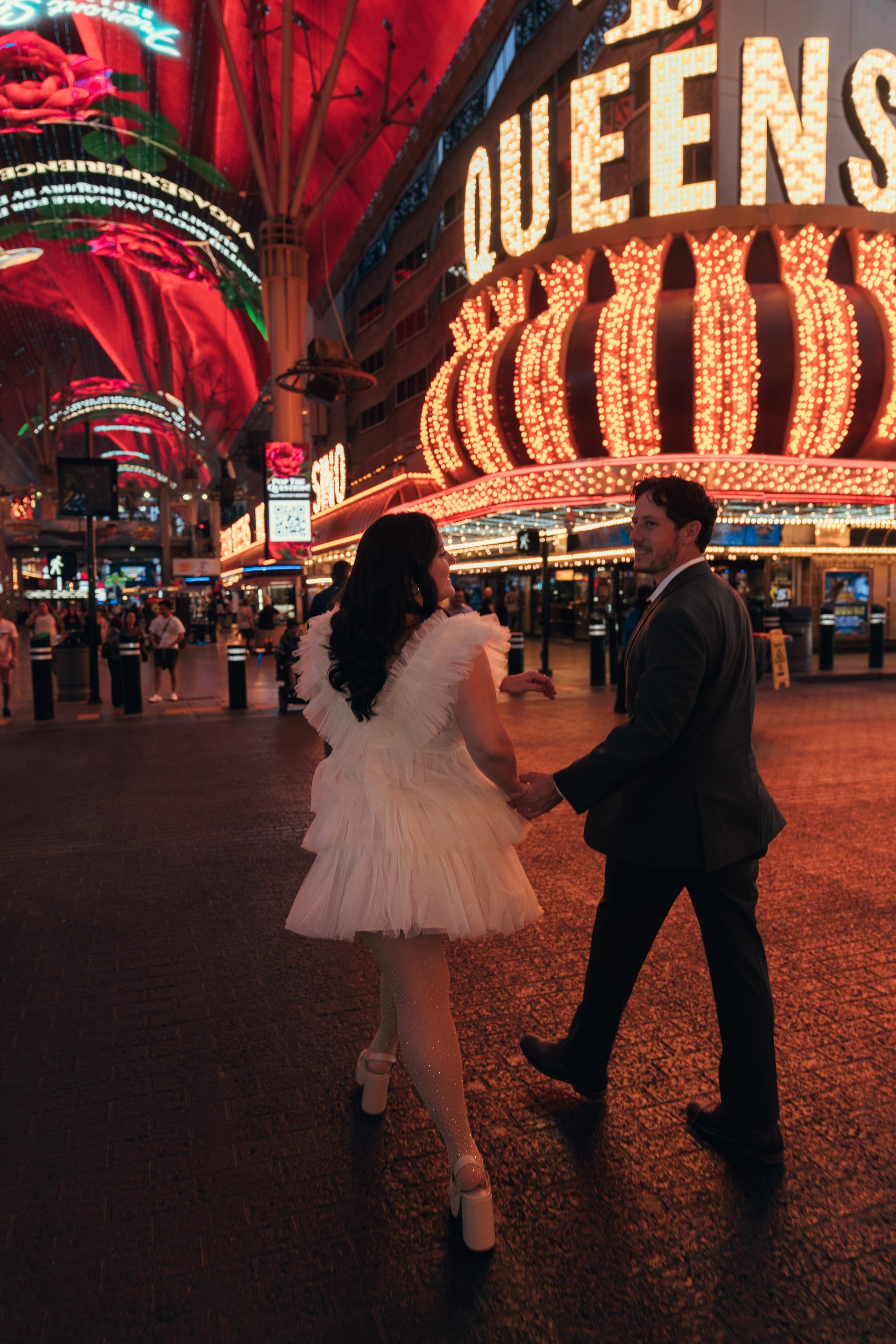 Grace&Jesse. Wedding & elopement photographer Viktoriya Kravtsov. Las Vegas