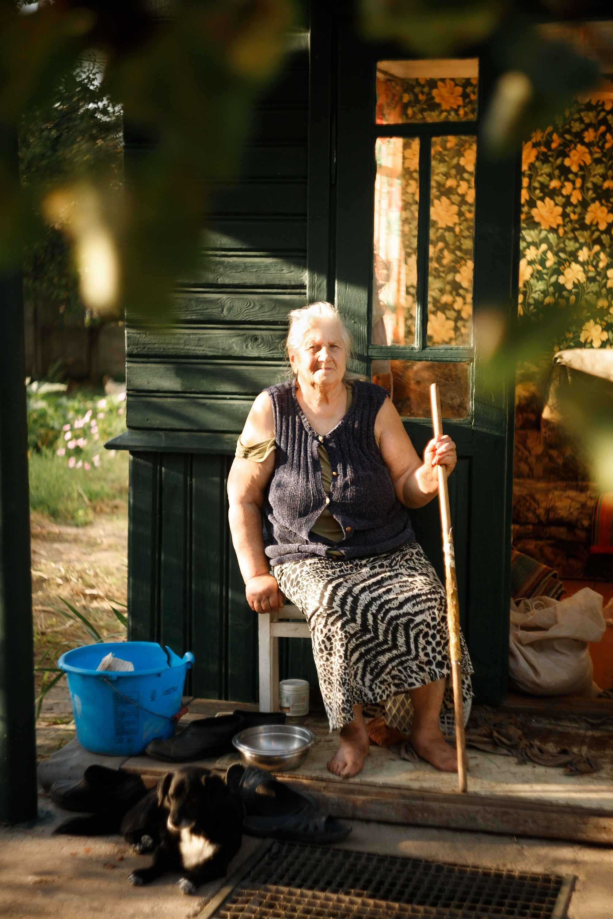 Grandmother's home in Brest. Kaja | fotograf we Wrocławiu | ludzie i psy