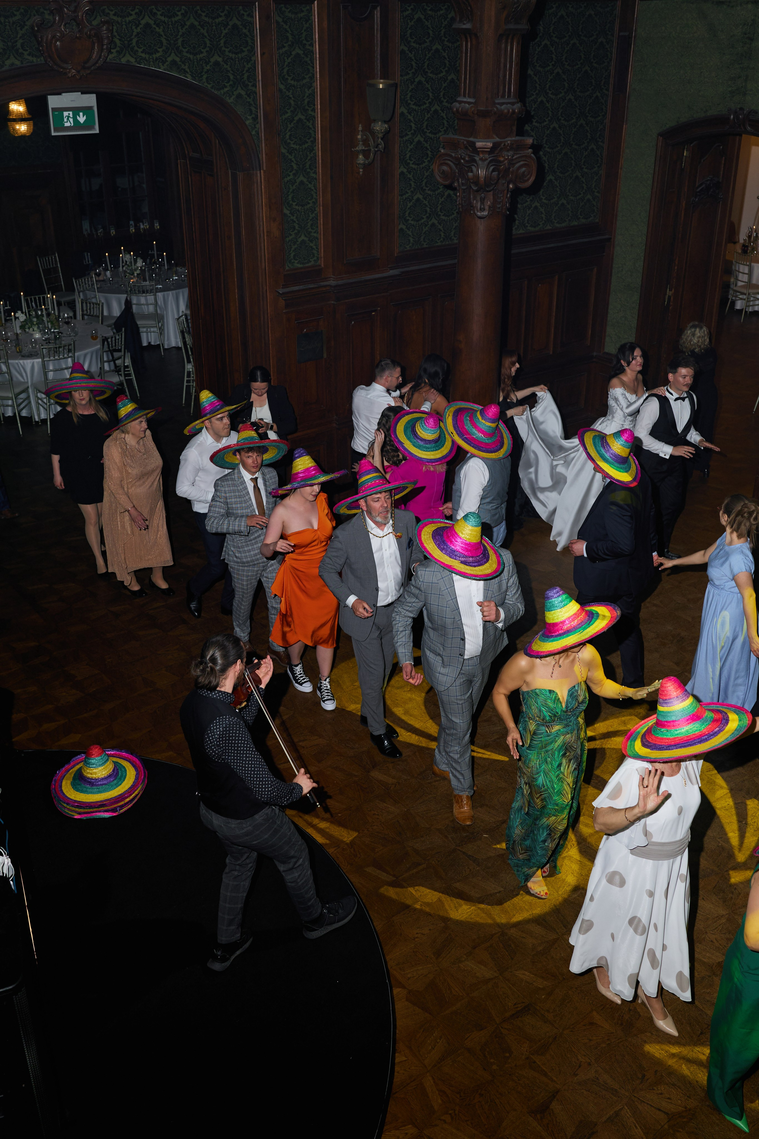 Wiktoria & Kacper. Pałac Goetz. Fotograf ślubny i rodzinny w Krakowie Yana Klymova
